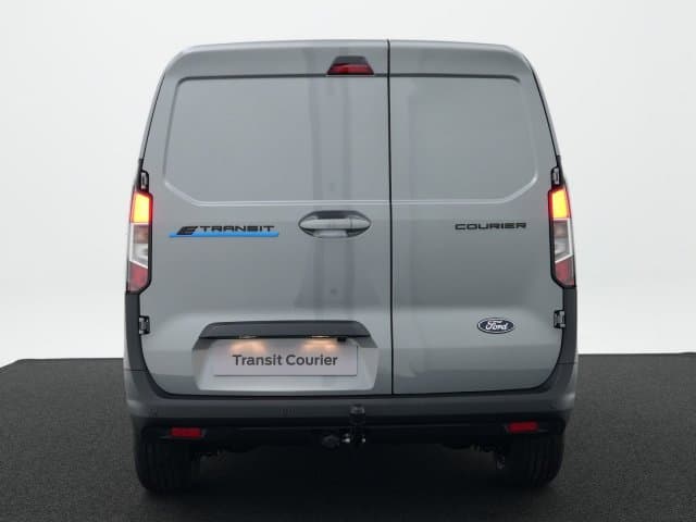 Ford E-Transit Courier Limited 44 kWh thumbnail 3