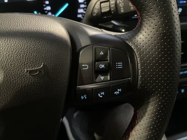 Ford Focus Wagon Ecoboost Hybrid 155 pk ST-line thumbnail 14