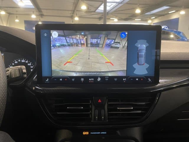 Ford Focus Wagon Ecoboost Hybrid 155 pk ST-line thumbnail 17