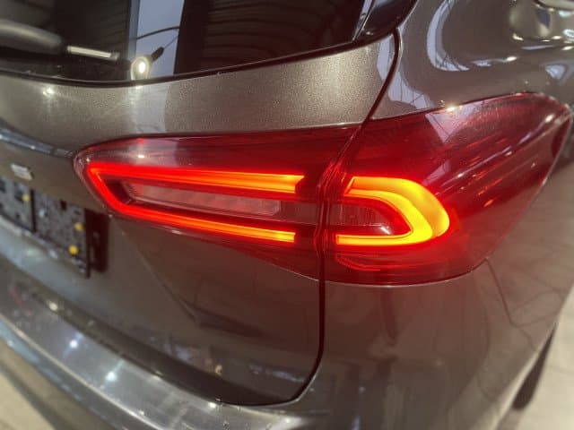 Ford Focus Wagon Ecoboost Hybrid 155 pk ST-line thumbnail 25