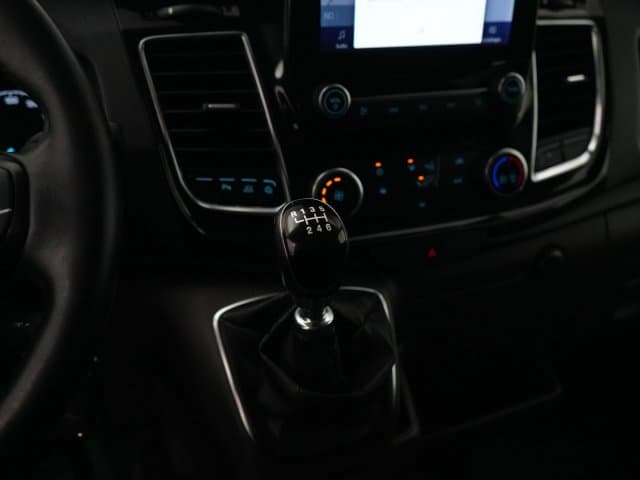 Ford Transit 350 L2H2 Limited 185 pk FWD thumbnail 14