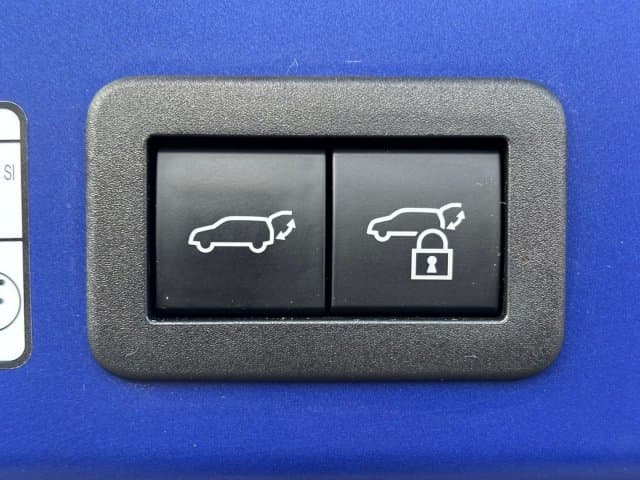 Toyota Corolla Cross Hybrid 140 Dynamic thumbnail 9