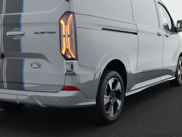 Ford Transit Custom 320 2.5 PHEV L2H1 Sport thumbnail 39