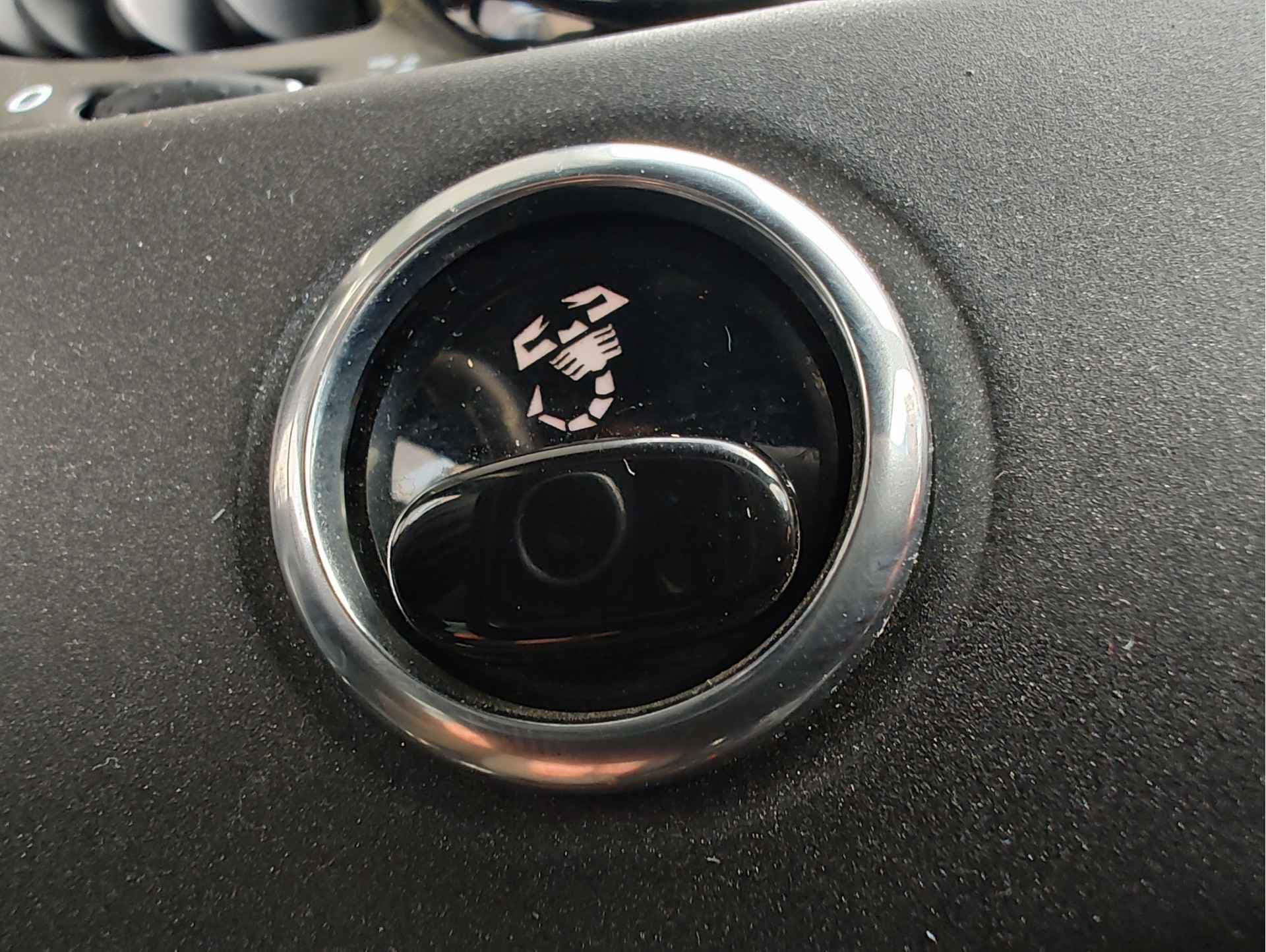 Abarth 695 1.4 T-JET 180PK thumbnail 20