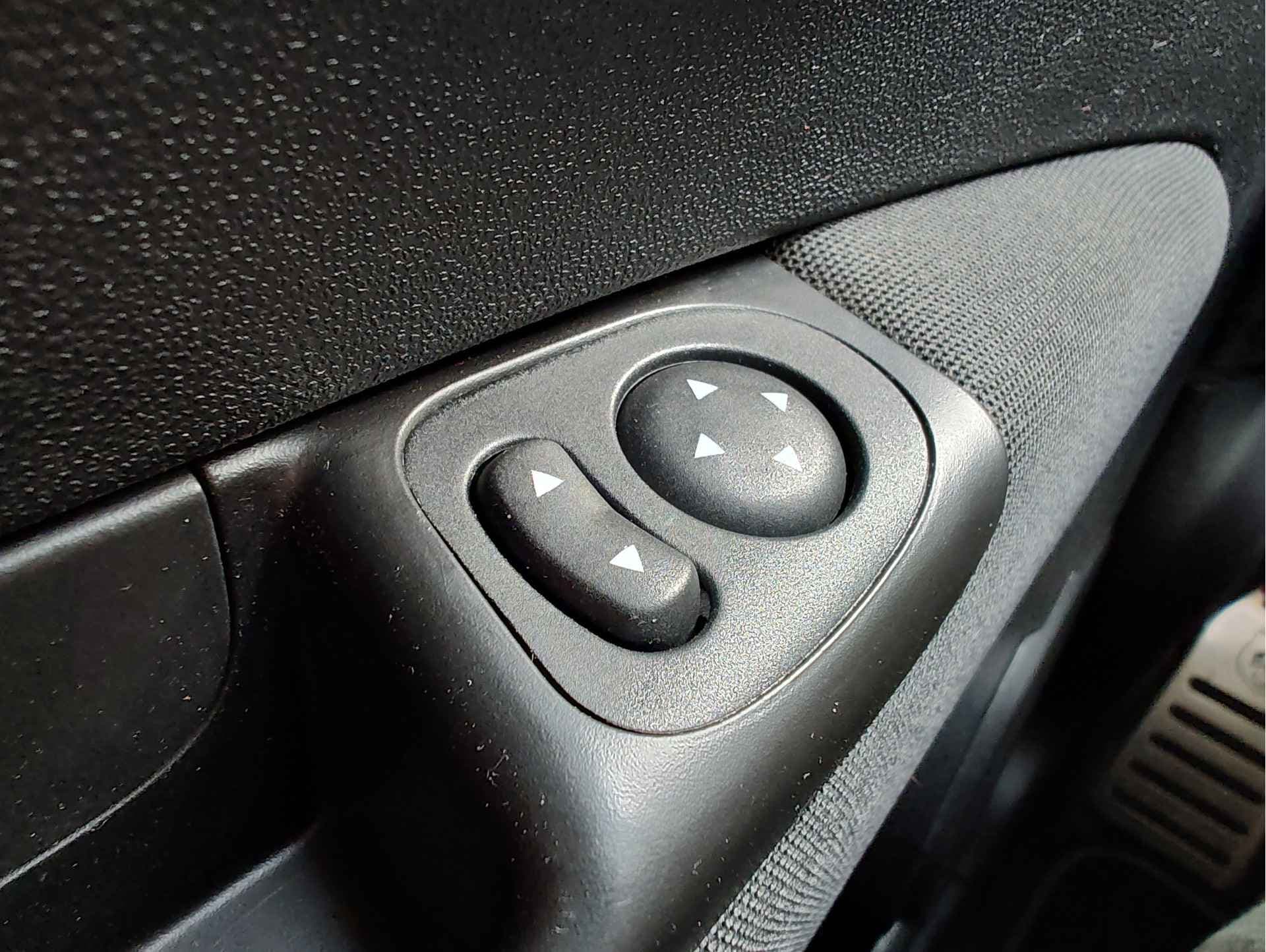 Abarth 695 1.4 T-JET 180PK thumbnail 24