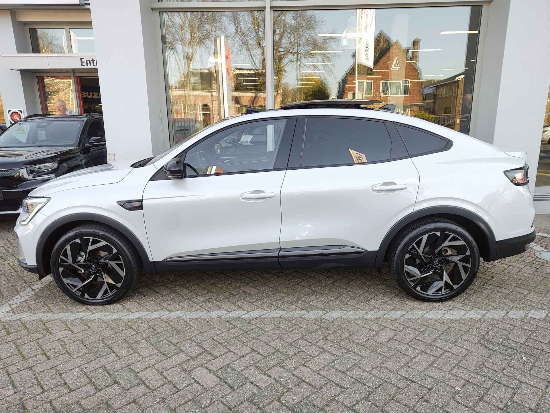 Renault Arkana 1.6 E-TECH FULL HYBRID 145 ESPRIT ALPINE AUT. thumbnail 2