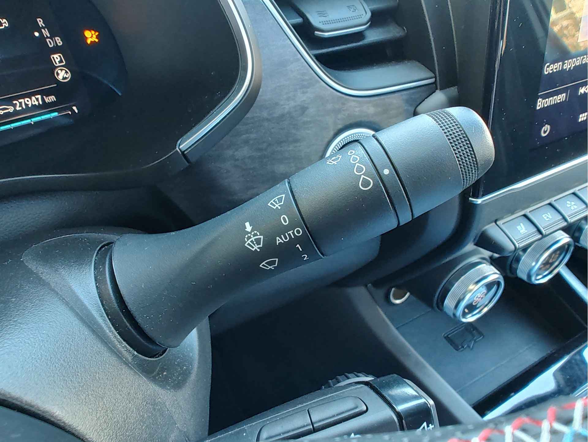 Renault Arkana 1.6 E-TECH FULL HYBRID 145 ESPRIT ALPINE AUT. thumbnail 32