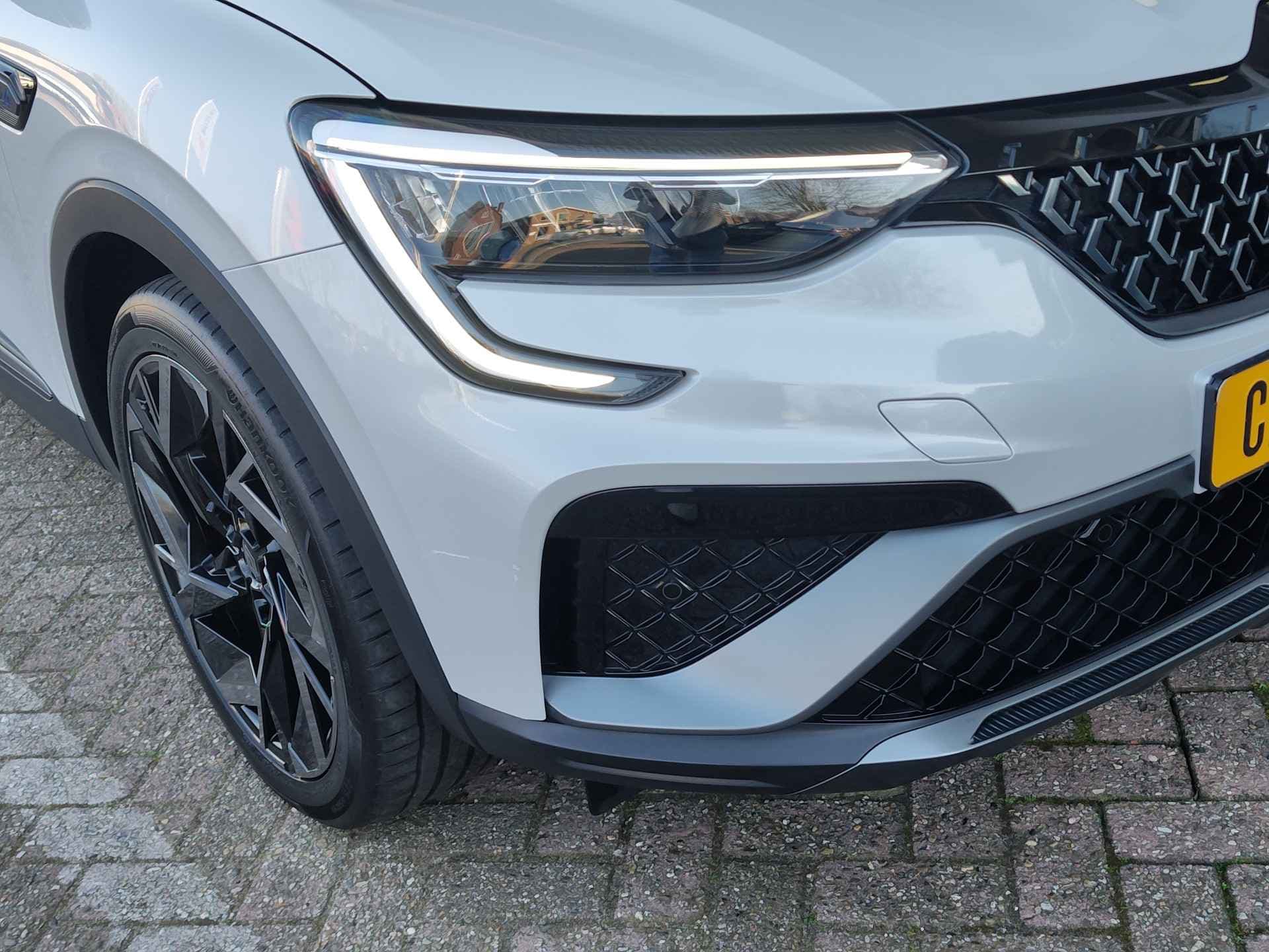 Renault Arkana 1.6 E-TECH FULL HYBRID 145 ESPRIT ALPINE AUT. thumbnail 39