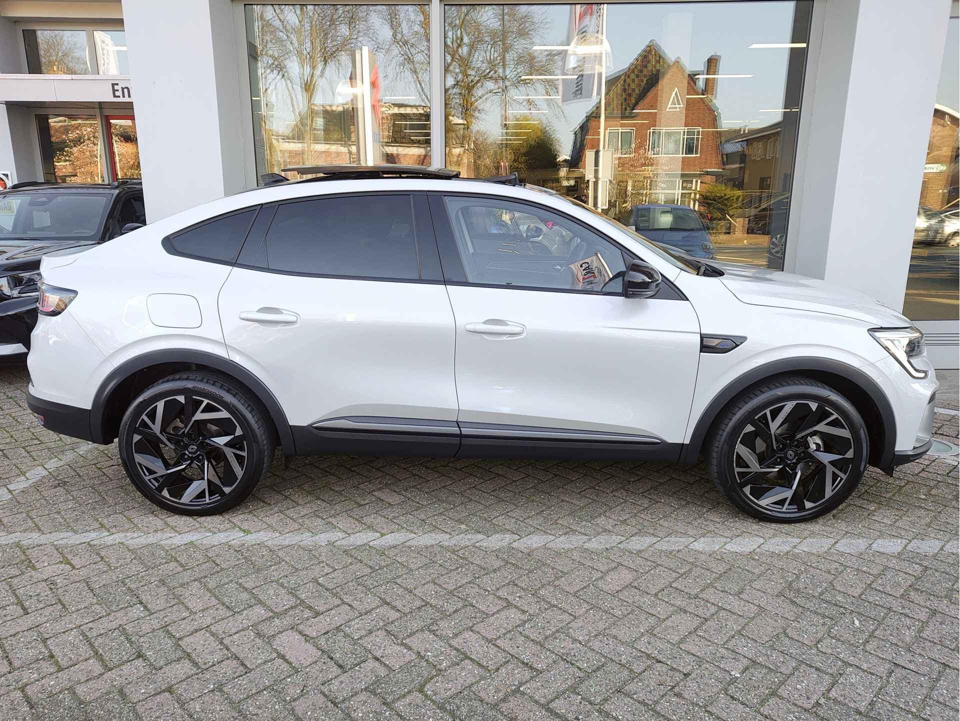 Renault Arkana 1.6 E-TECH FULL HYBRID 145 ESPRIT ALPINE AUT. thumbnail 6