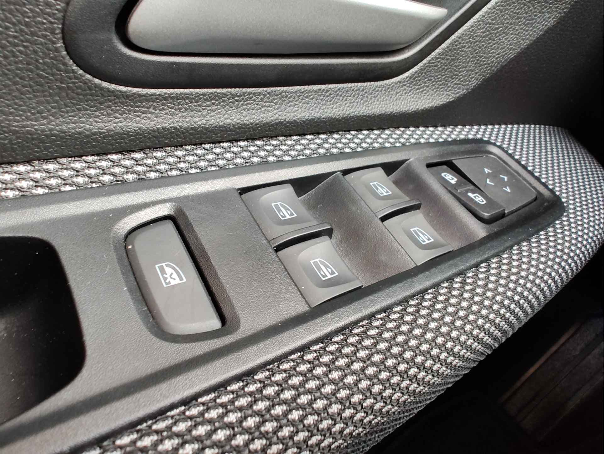 Dacia Sandero 1.0 TCE 90 EXPRESSION AUTOMAAT thumbnail 27