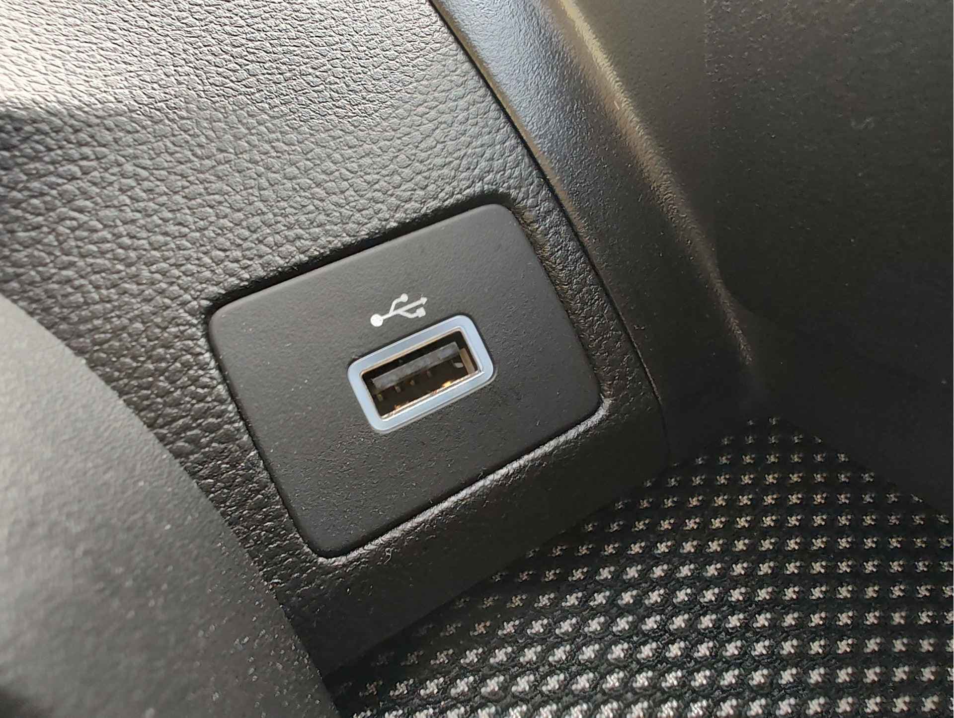 Dacia Sandero 1.0 TCE 90 EXPRESSION AUTOMAAT thumbnail 30