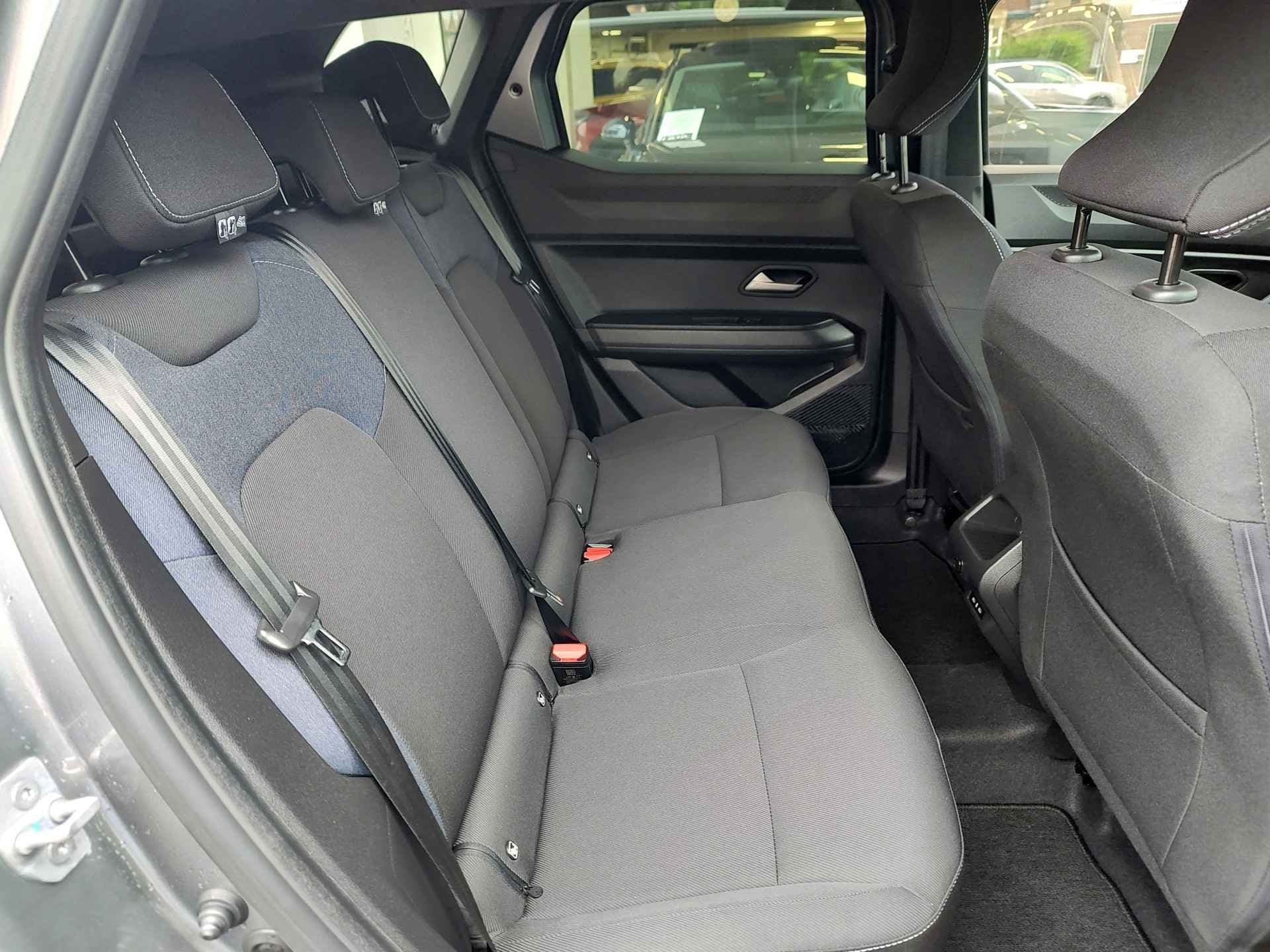 Dacia Duster 1.6 HYBRID 140 JOURNEY AUT. thumbnail 10