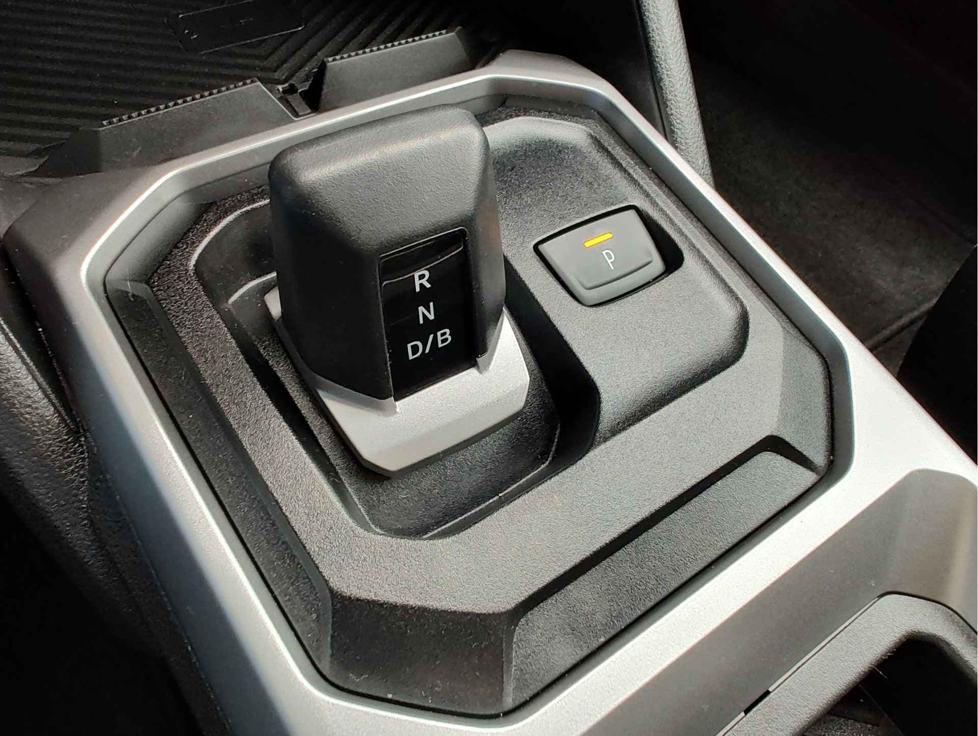 Dacia Duster 1.6 HYBRID 140 JOURNEY AUT. thumbnail 21