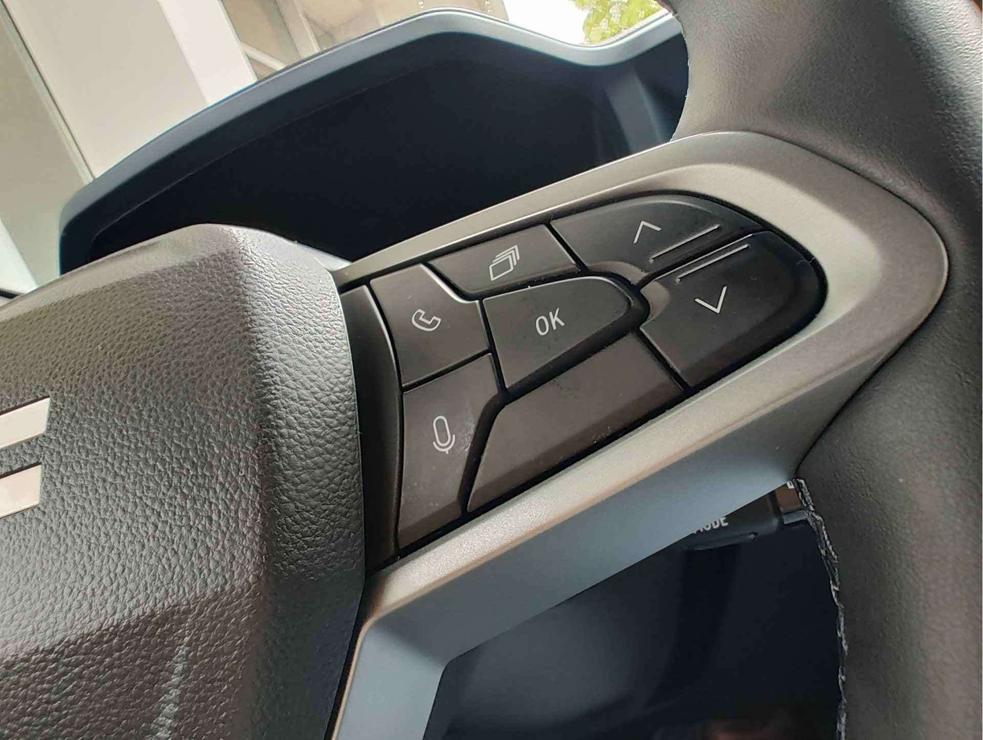 Dacia Duster 1.6 HYBRID 140 JOURNEY AUT. thumbnail 24