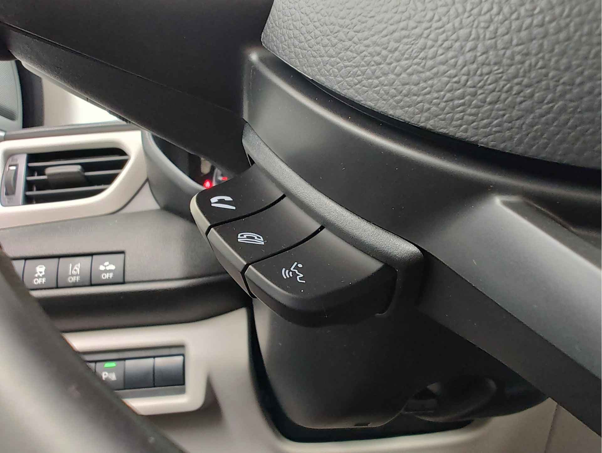 Suzuki Swift 1.2 SELECT SMART HYBRID thumbnail 23