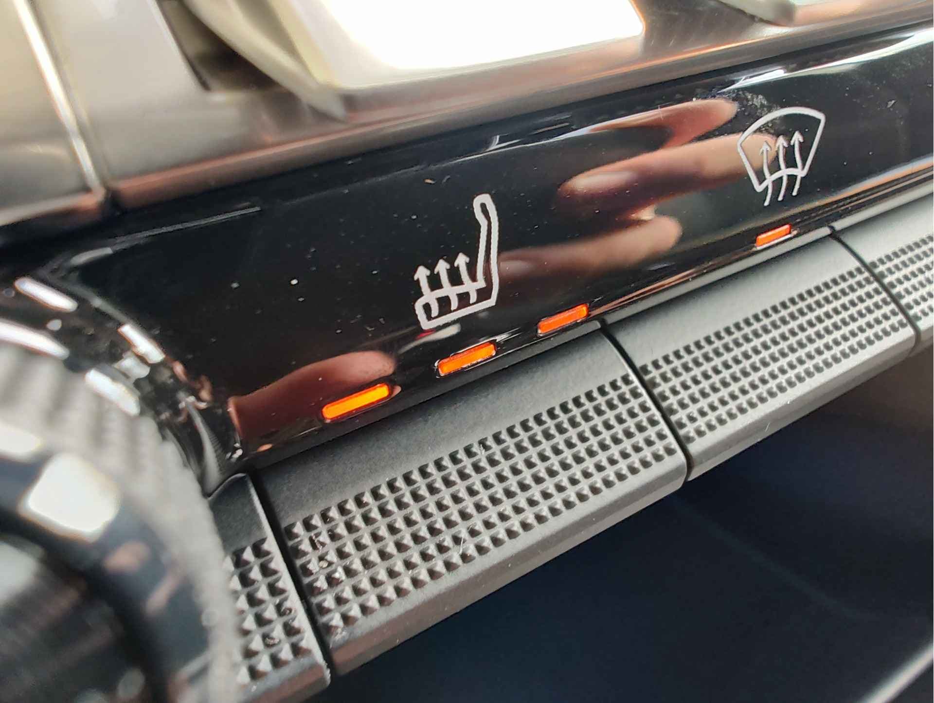 Peugeot 3008 1.2 HYBRID 136 GT AUTOMAAT thumbnail 19