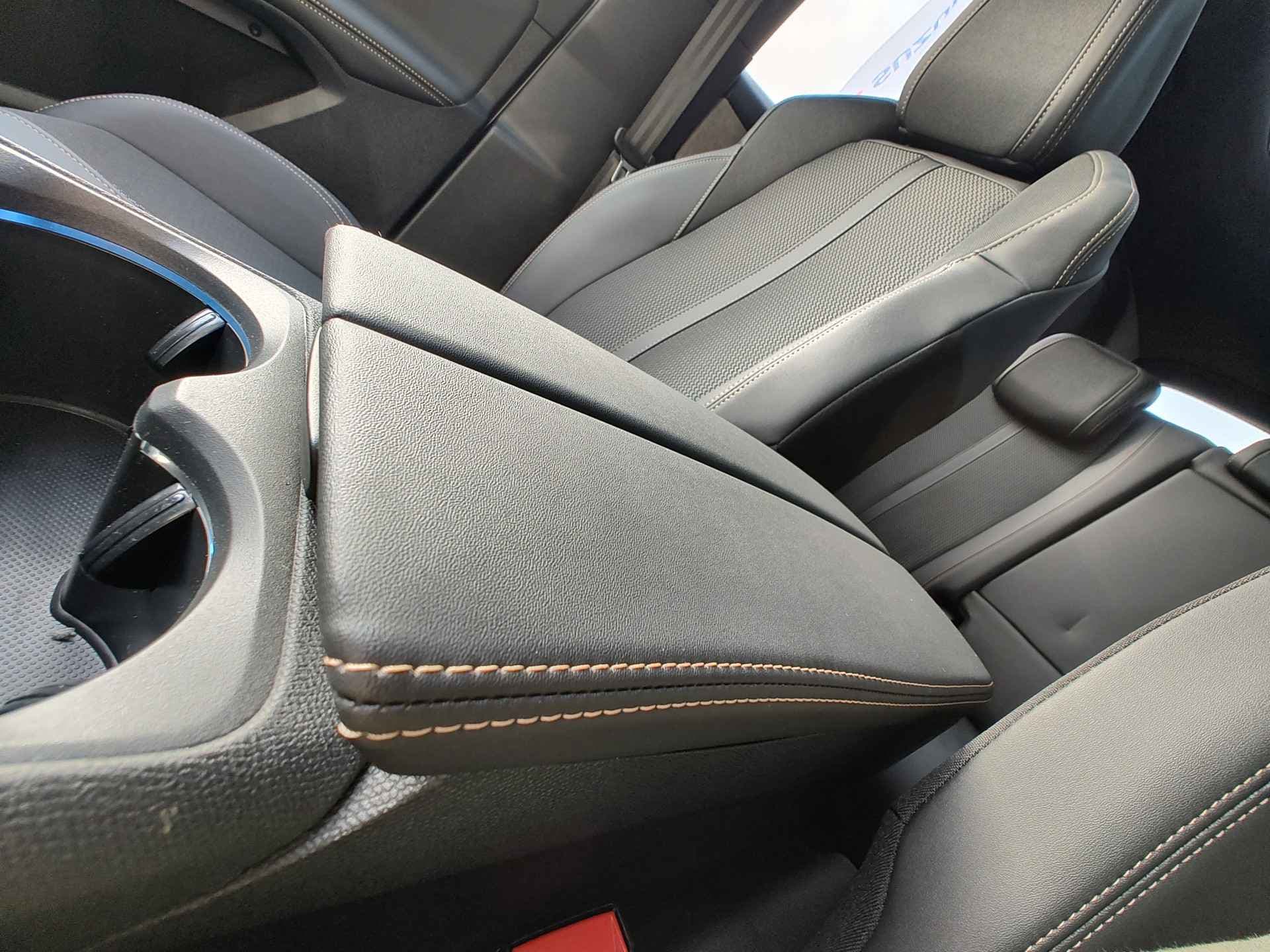 Peugeot 3008 1.2 HYBRID 136 GT AUTOMAAT thumbnail 34