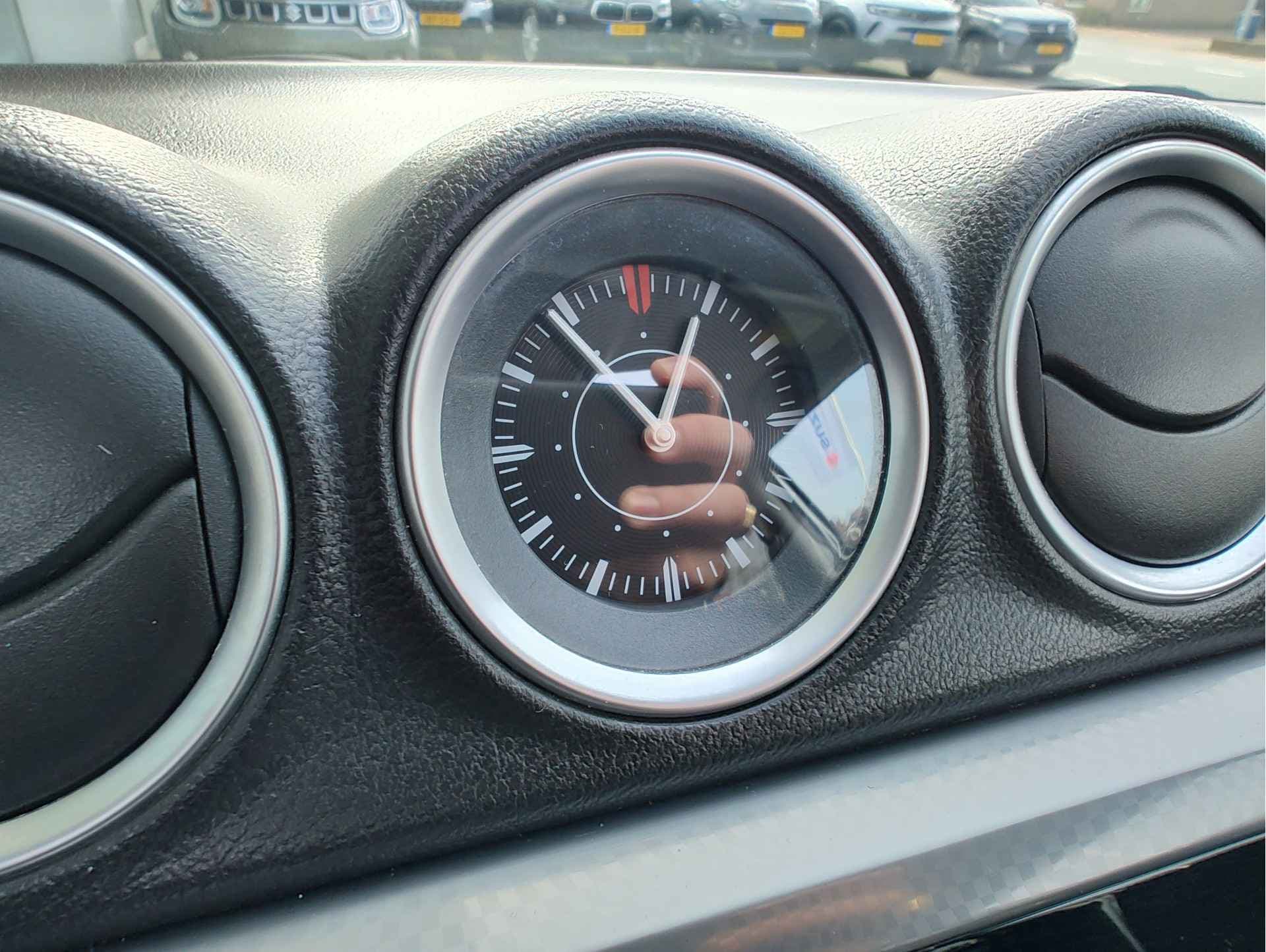 Suzuki Vitara 1.6 HIGH EXECUTIVE thumbnail 16