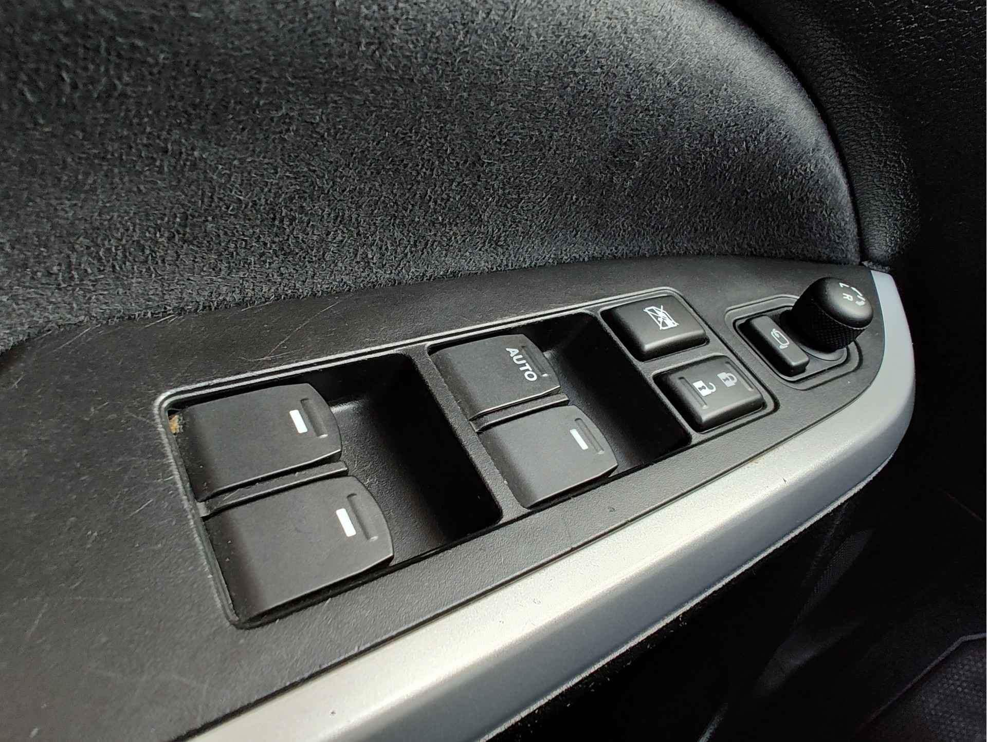 Suzuki Vitara 1.6 HIGH EXECUTIVE thumbnail 29