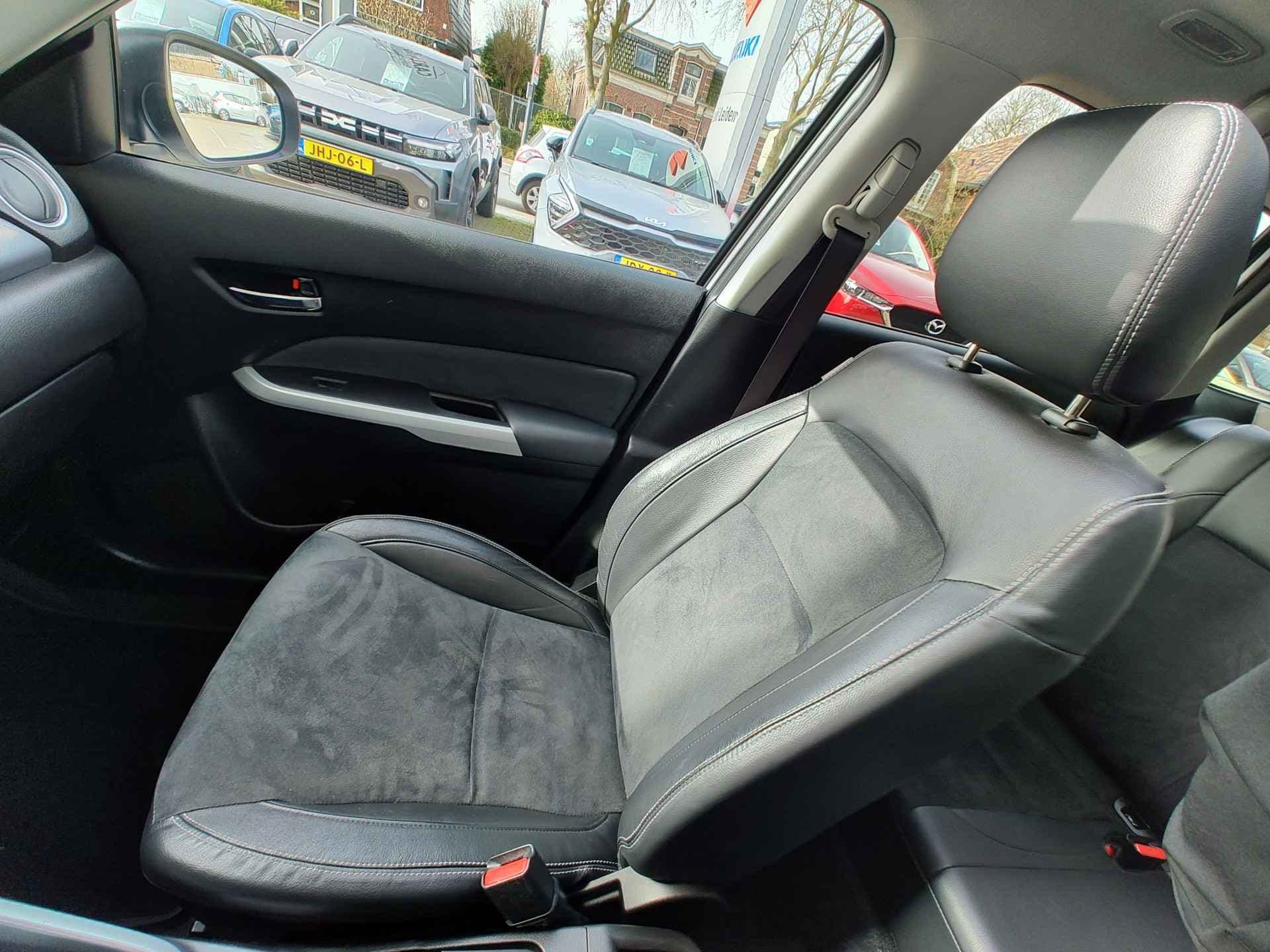 Suzuki Vitara 1.6 HIGH EXECUTIVE thumbnail 33