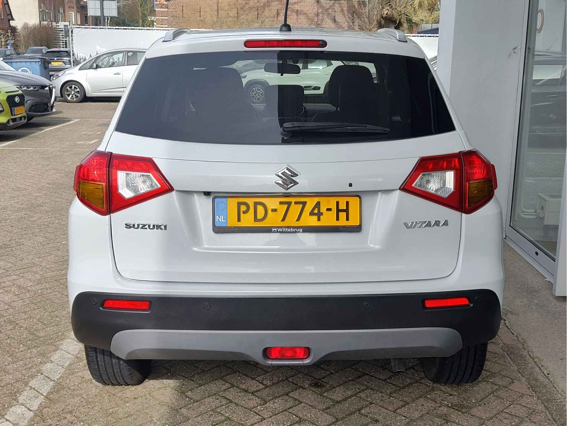 Suzuki Vitara 1.6 HIGH EXECUTIVE thumbnail 4