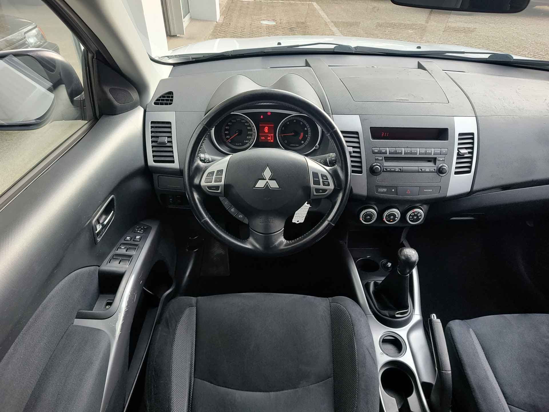 Mitsubishi Outlander 2.4 INTRO EDITION 2WD thumbnail 12