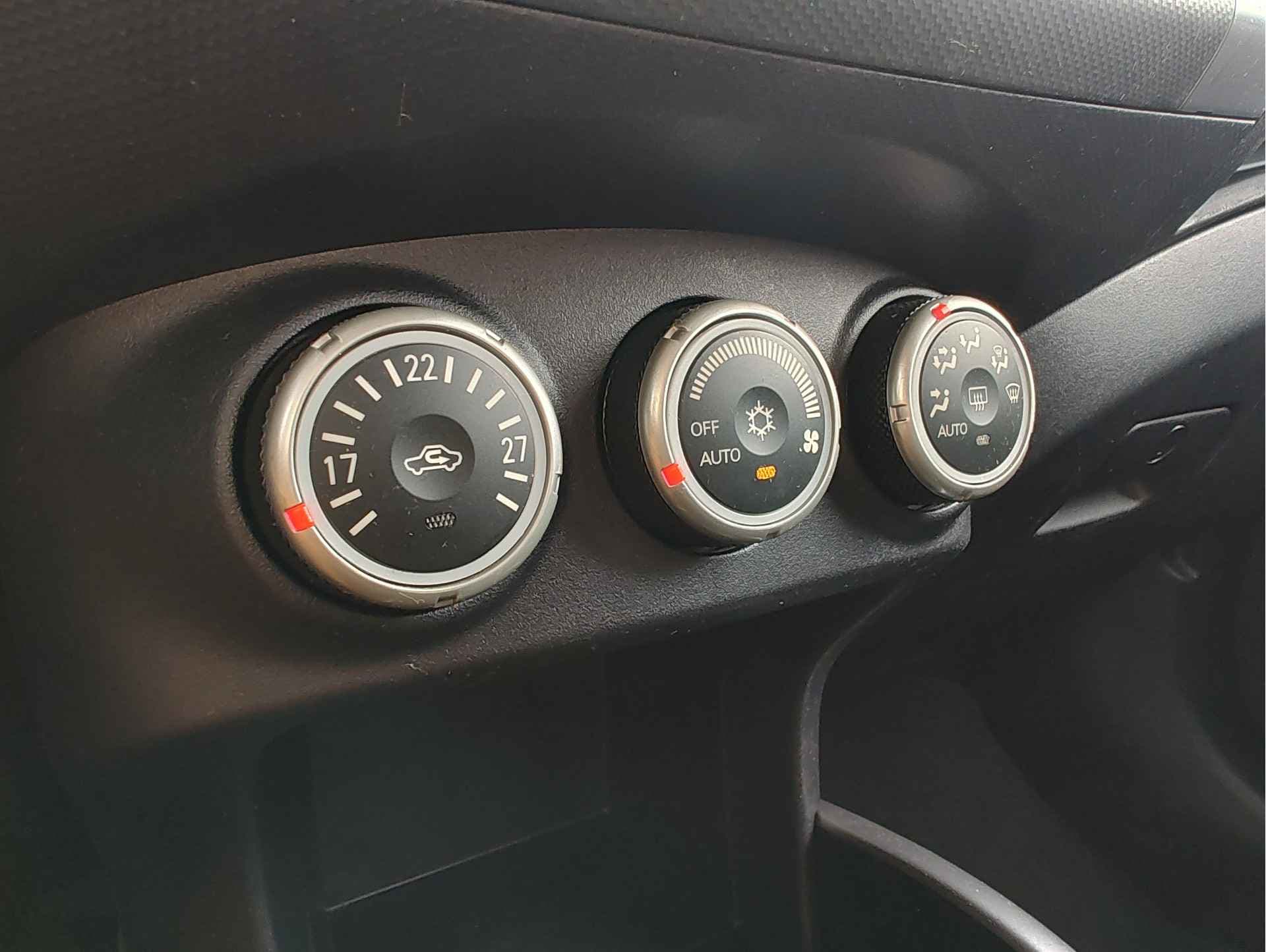 Mitsubishi Outlander 2.4 INTRO EDITION 2WD thumbnail 16