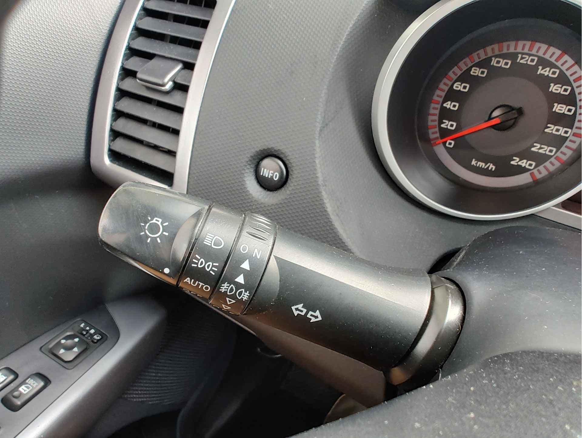 Mitsubishi Outlander 2.4 INTRO EDITION 2WD thumbnail 23