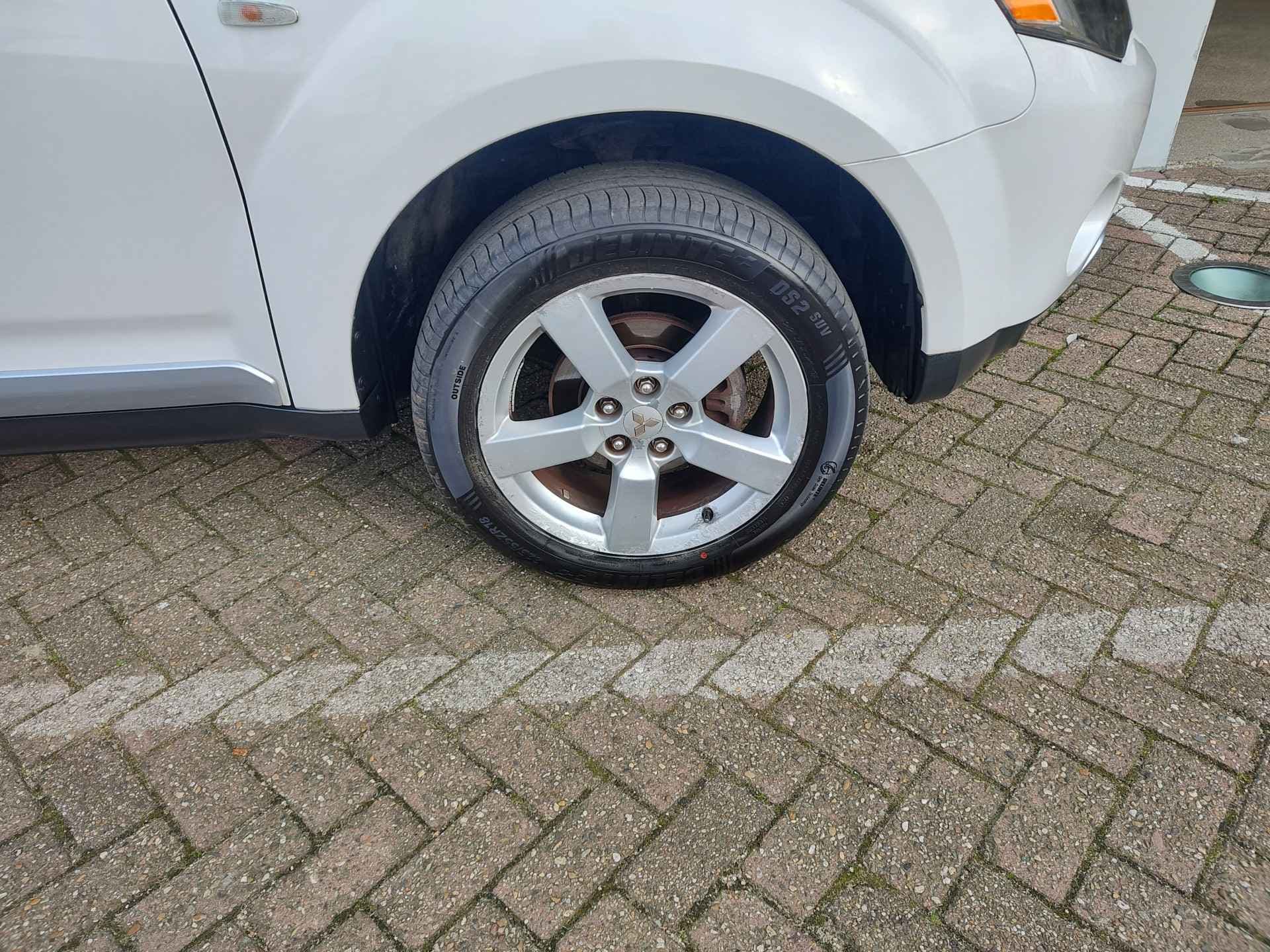 Mitsubishi Outlander 2.4 INTRO EDITION 2WD thumbnail 28