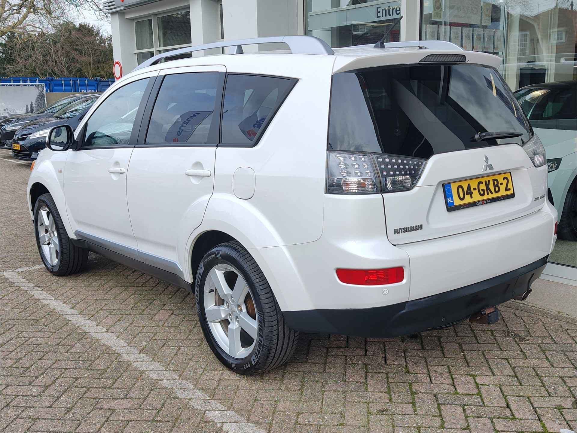 Mitsubishi Outlander 2.4 INTRO EDITION 2WD thumbnail 3