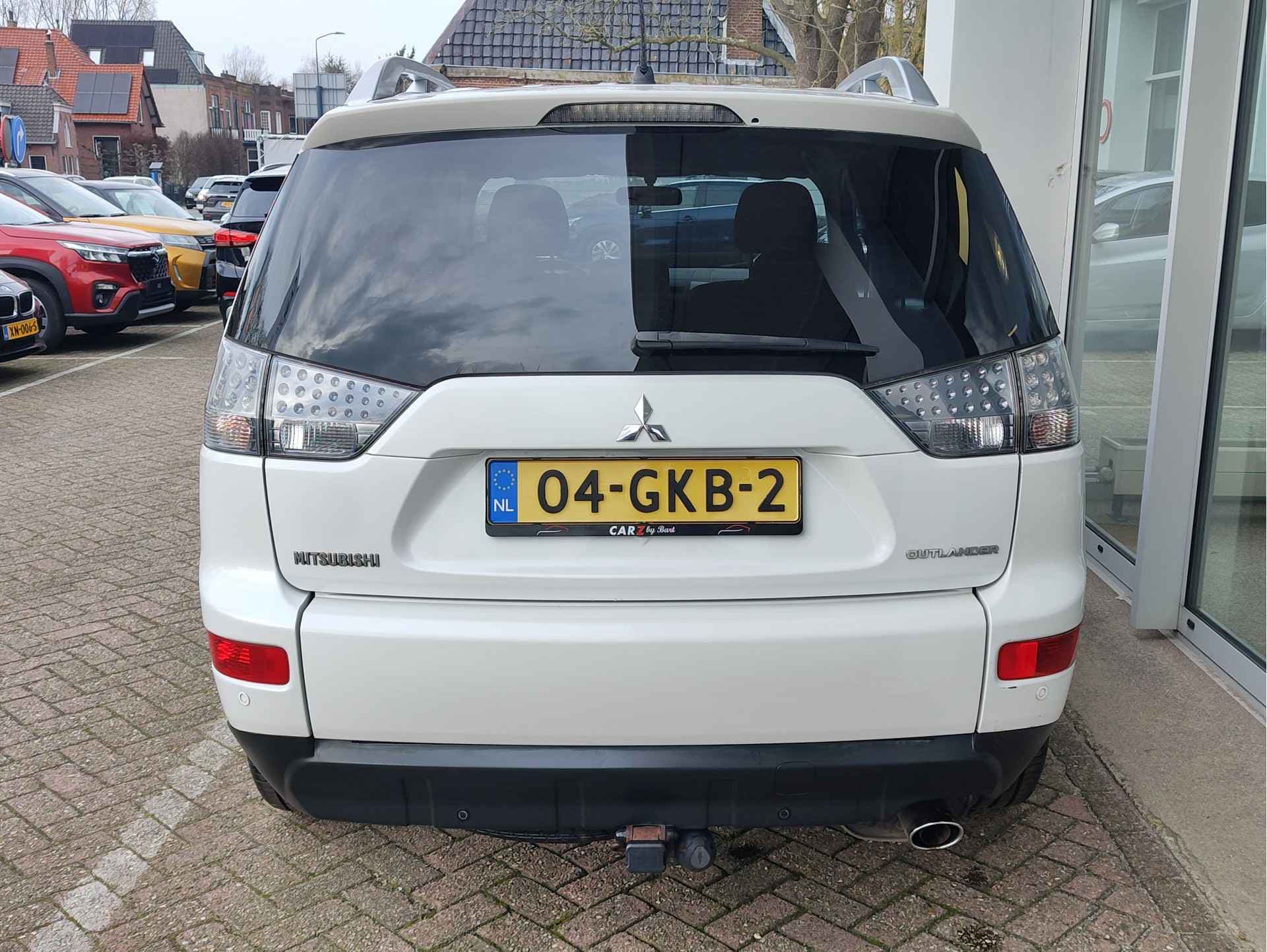 Mitsubishi Outlander 2.4 INTRO EDITION 2WD thumbnail 4