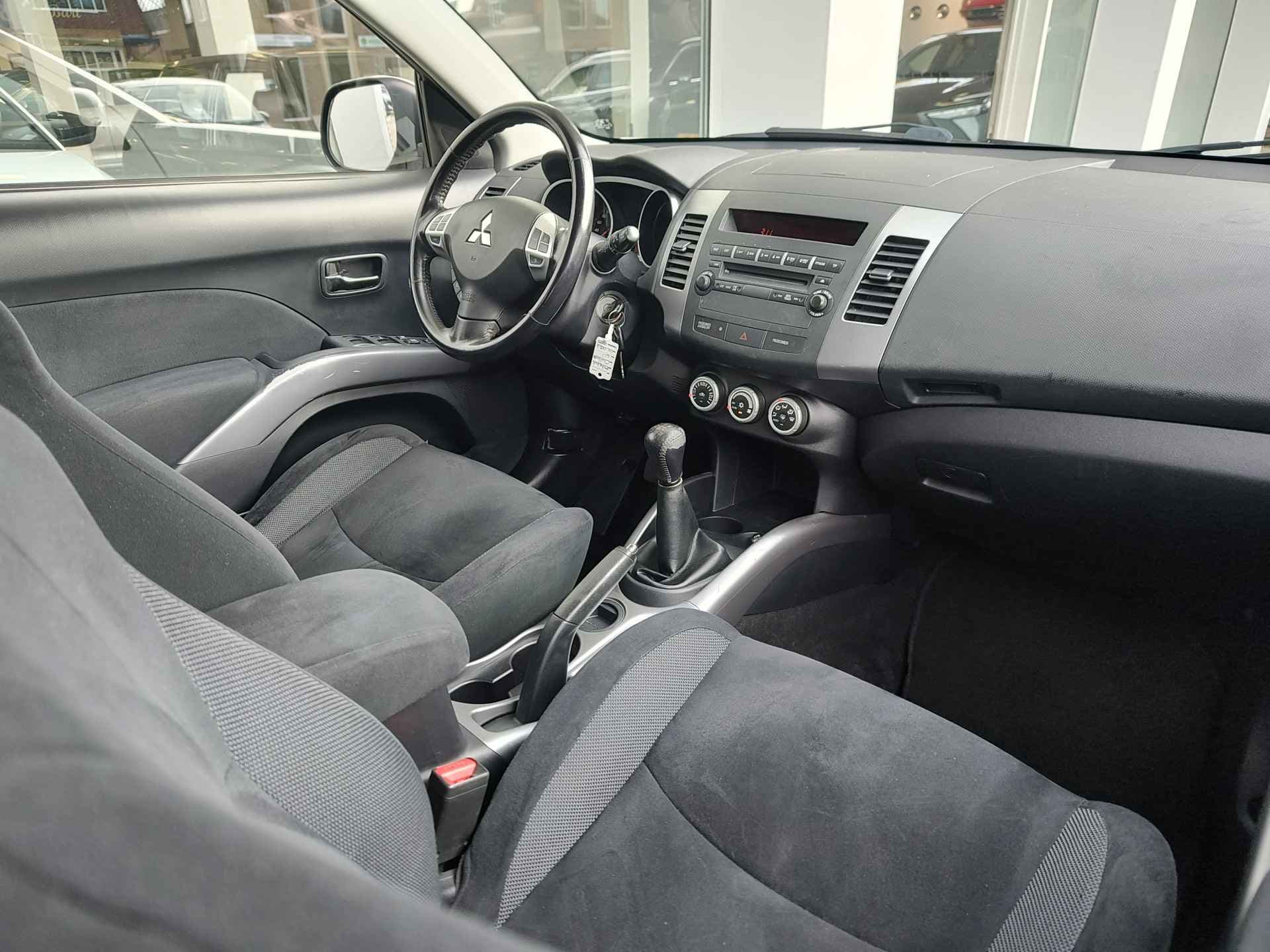 Mitsubishi Outlander 2.4 INTRO EDITION 2WD thumbnail 9