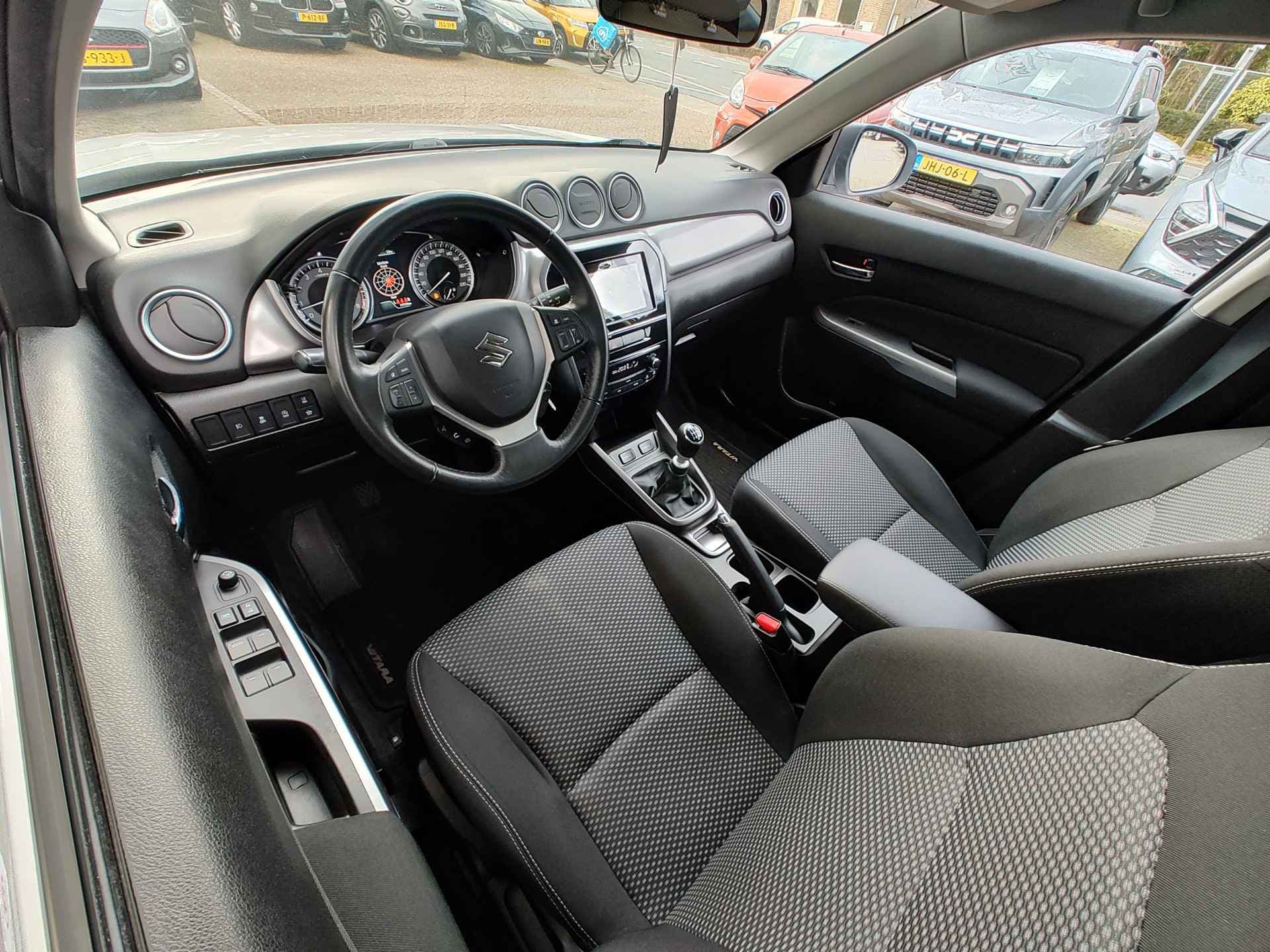 Suzuki Vitara 1.4 BOOSTERJET SELECT SMART HYBRID thumbnail 13