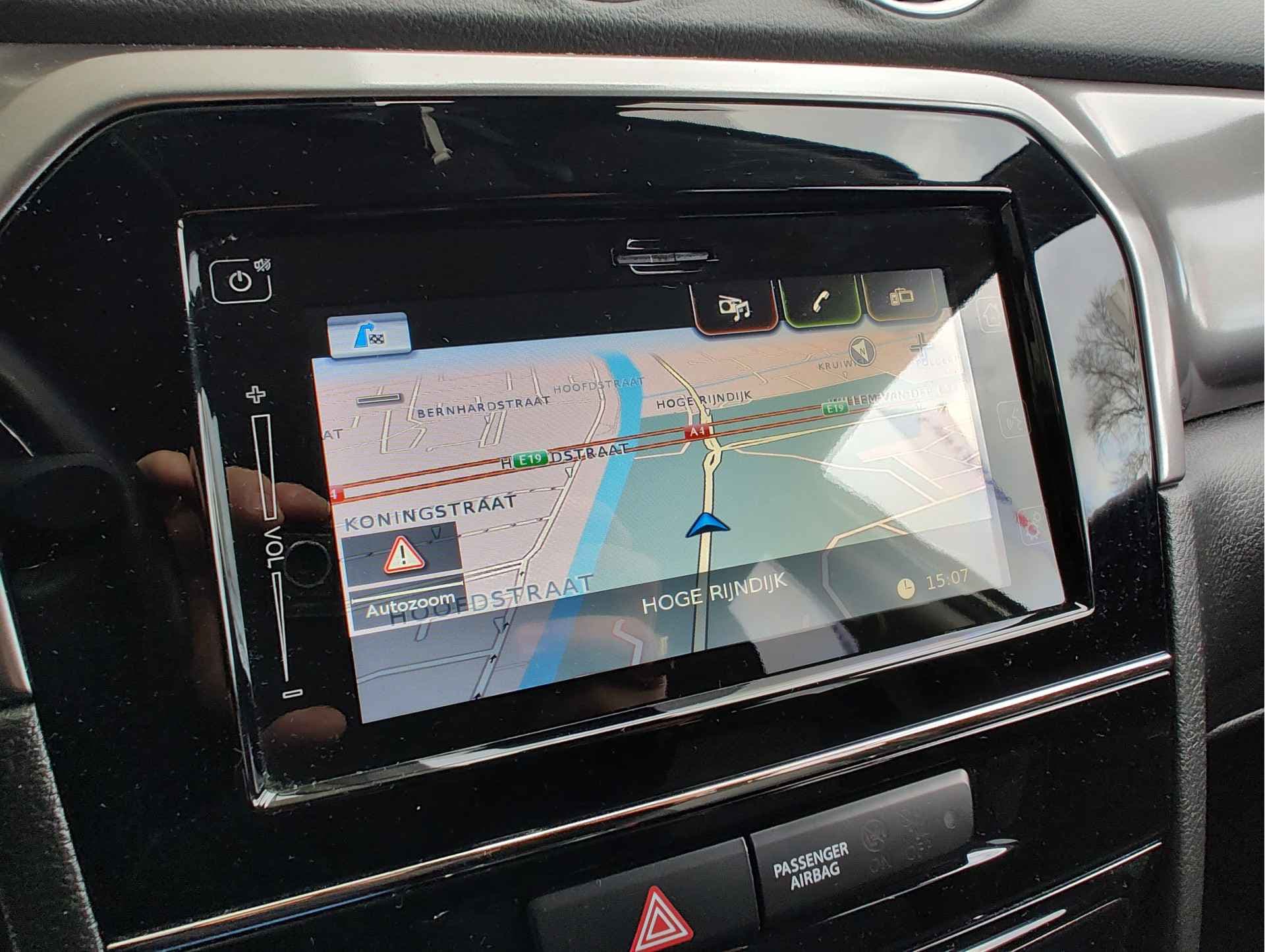 Suzuki Vitara 1.4 BOOSTERJET SELECT SMART HYBRID thumbnail 15