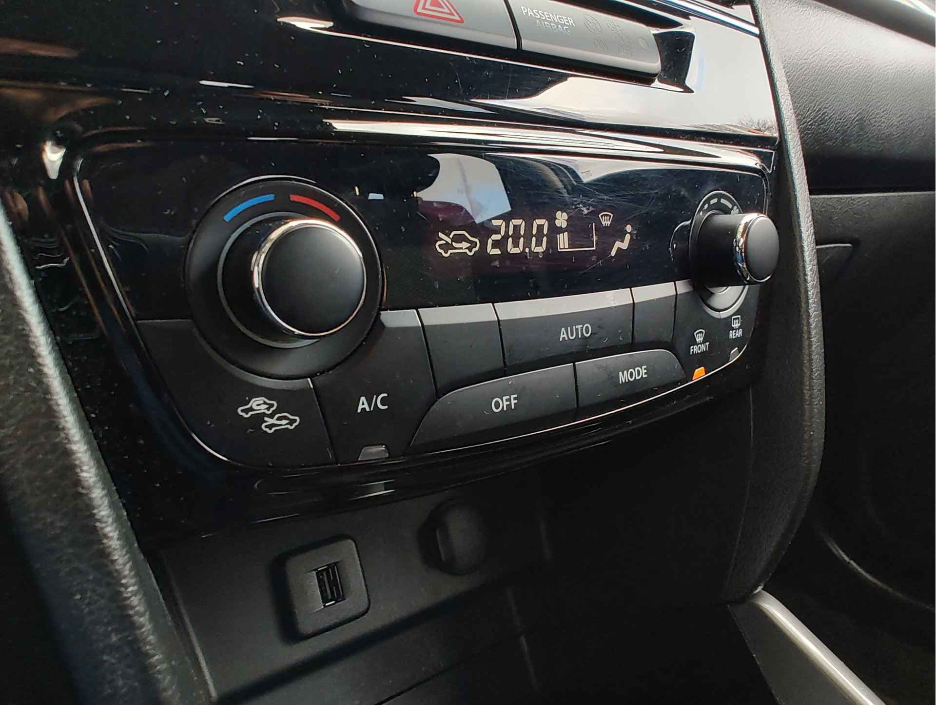 Suzuki Vitara 1.4 BOOSTERJET SELECT SMART HYBRID thumbnail 16