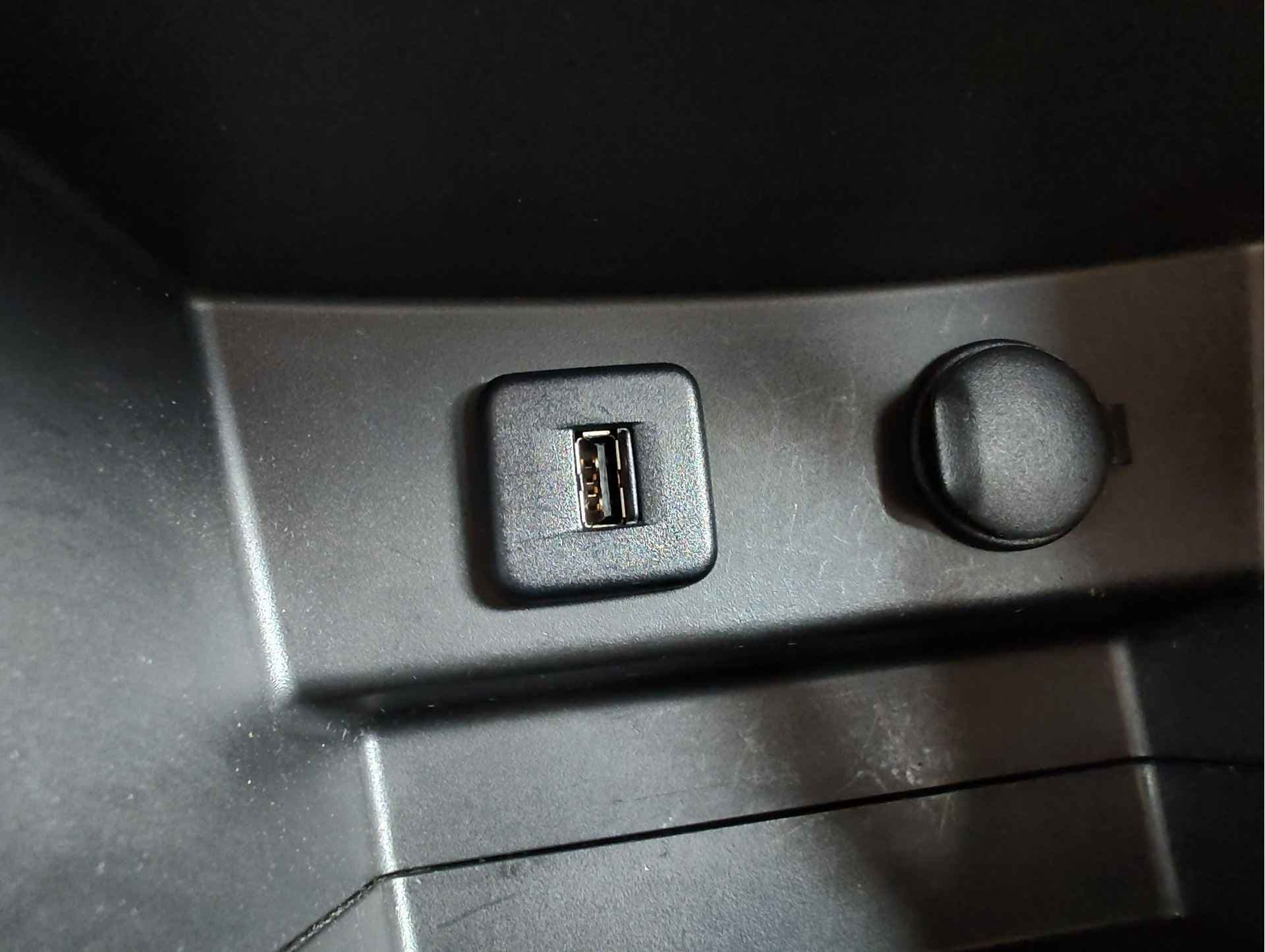 Suzuki Vitara 1.4 BOOSTERJET SELECT SMART HYBRID thumbnail 17