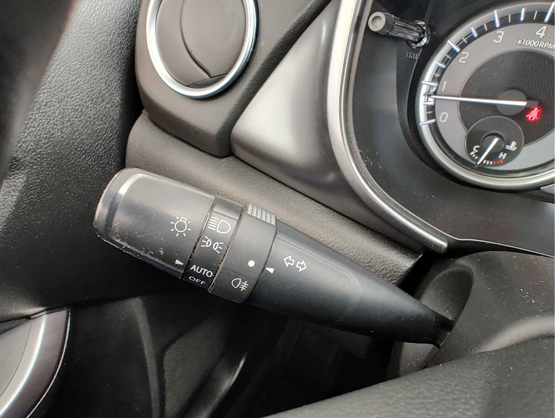 Suzuki Vitara 1.4 BOOSTERJET SELECT SMART HYBRID thumbnail 28