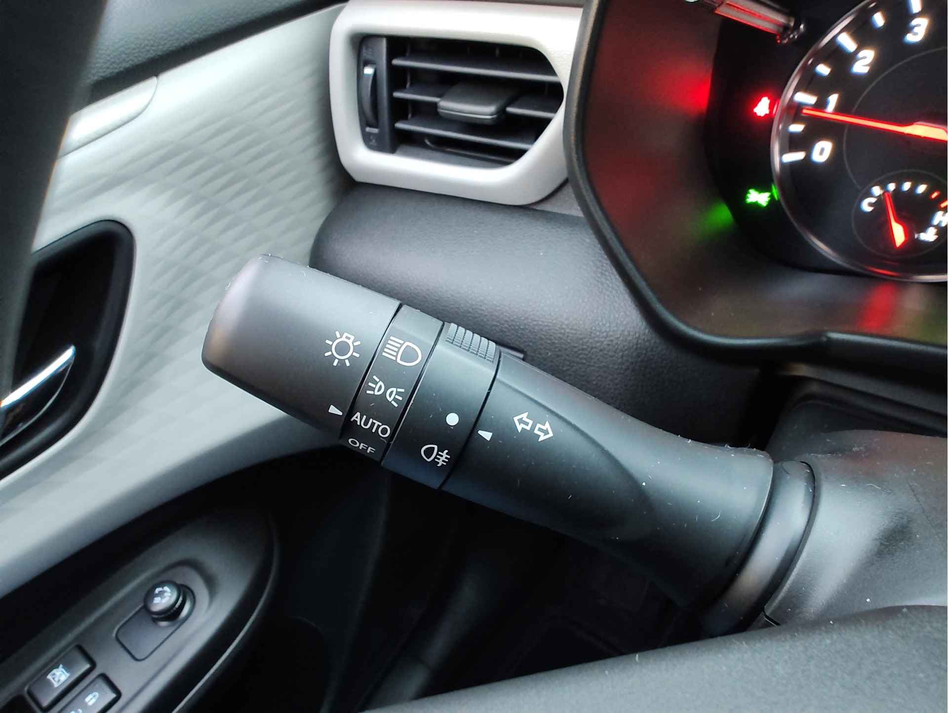 Suzuki Swift 1.2 SELECT SMART HYBRID AUTOMAAT thumbnail 24