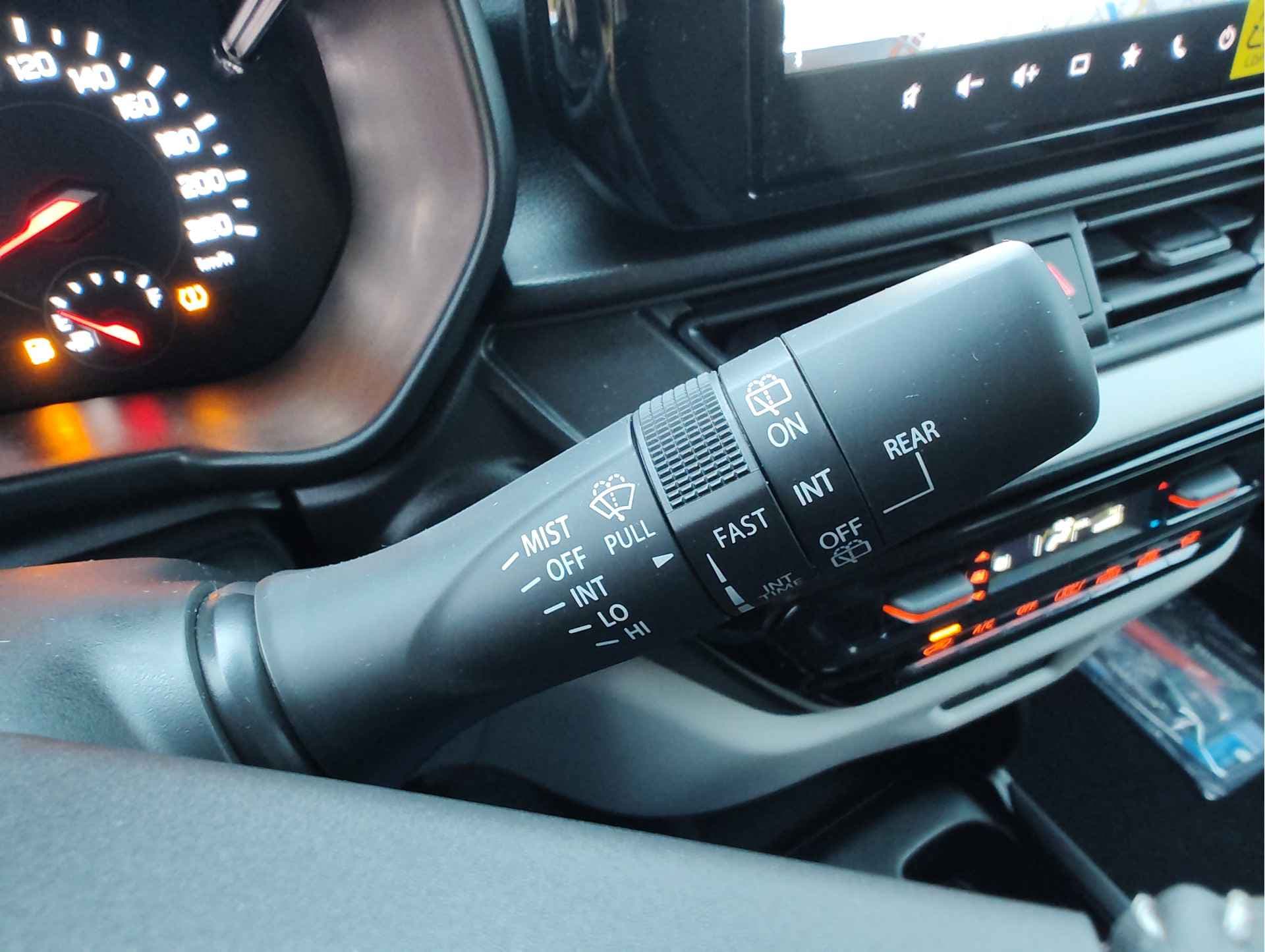 Suzuki Swift 1.2 SELECT SMART HYBRID AUTOMAAT thumbnail 25