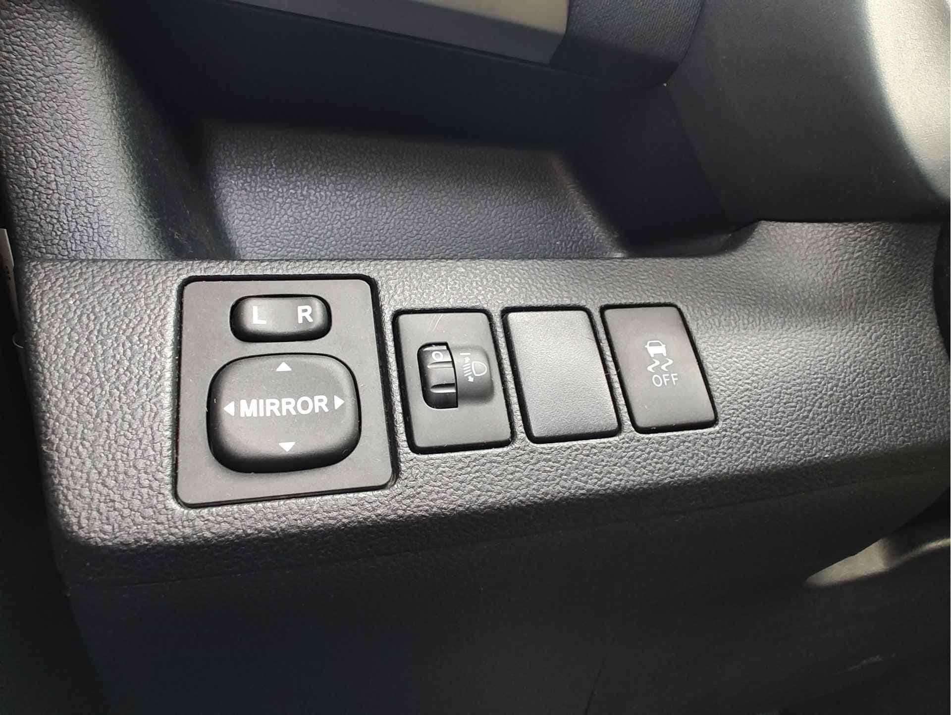 Toyota Verso-S 1.3 VVT-i ASPIRATION thumbnail 23