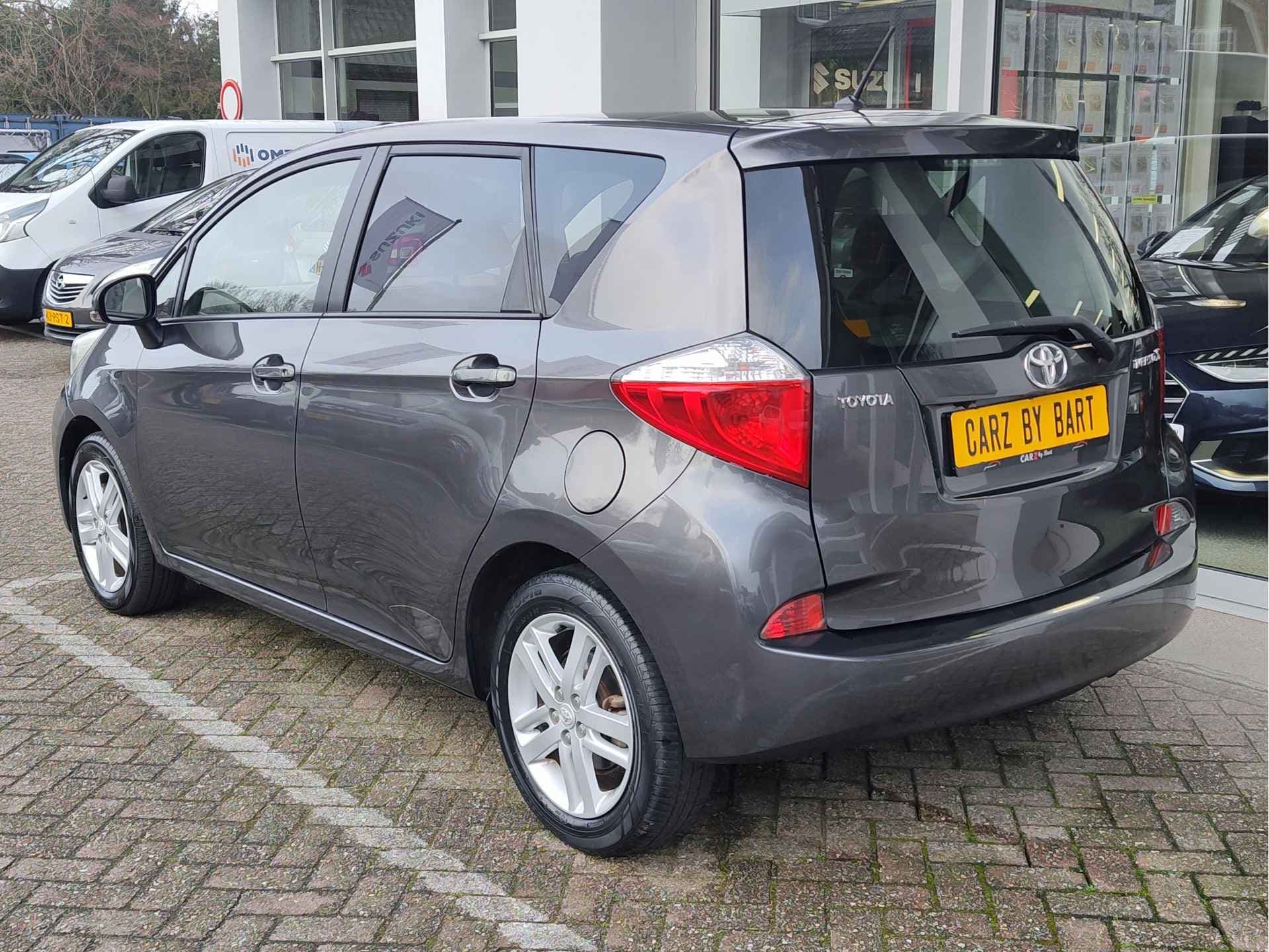 Toyota Verso-S 1.3 VVT-i ASPIRATION thumbnail 3