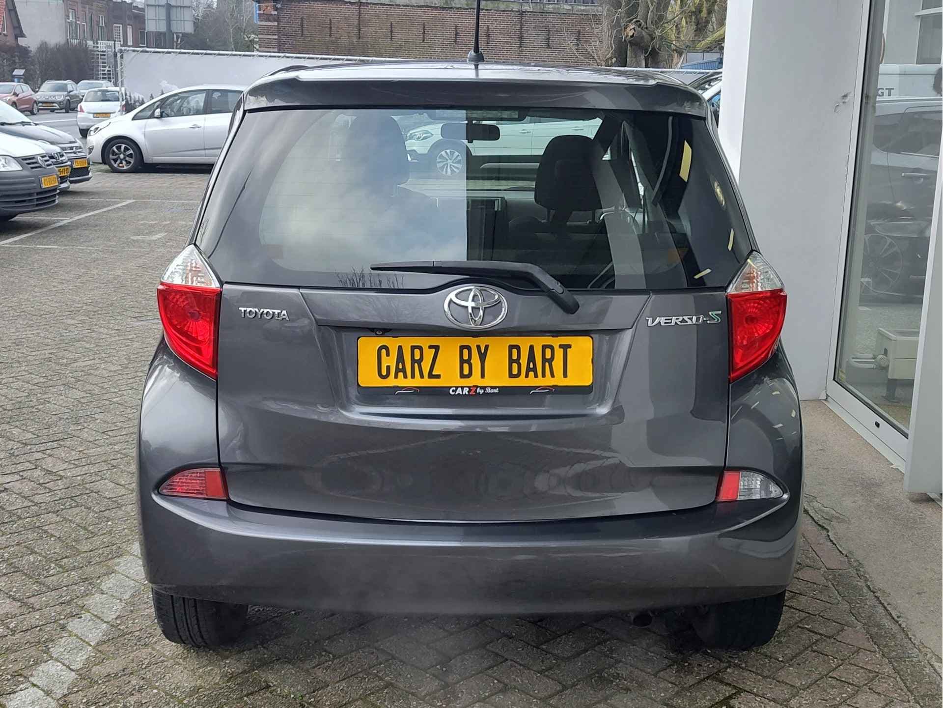 Toyota Verso-S 1.3 VVT-i ASPIRATION thumbnail 4