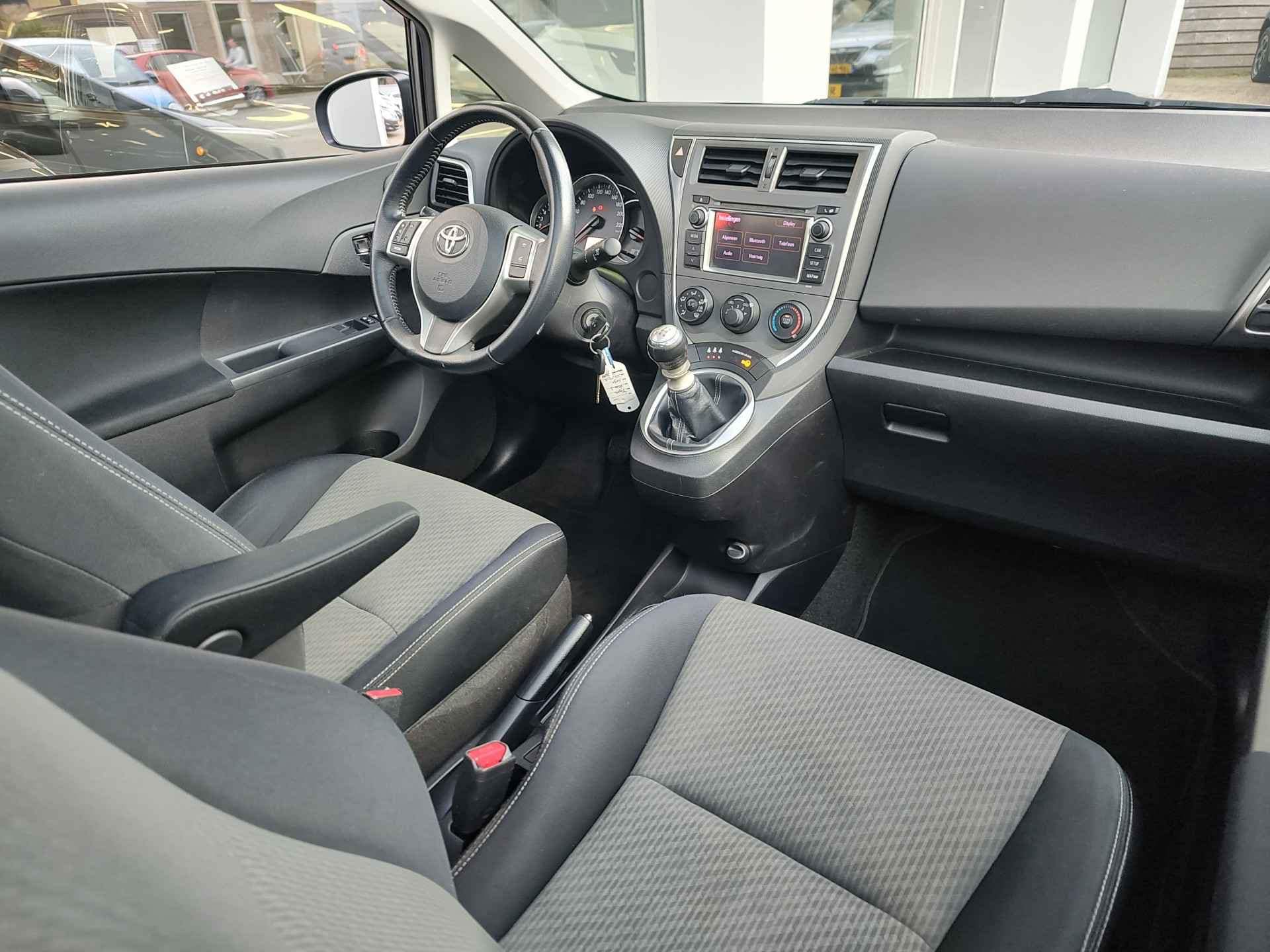 Toyota Verso-S 1.3 VVT-i ASPIRATION thumbnail 9