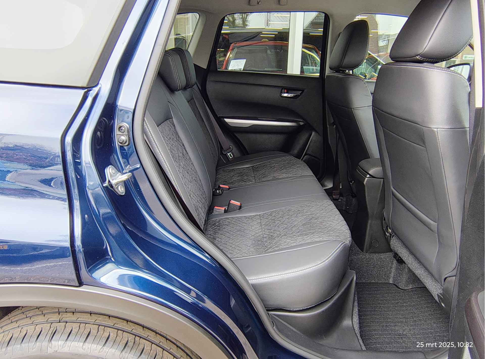 Suzuki Vitara 1.4 BOOSTERJET STYLE HYBRID AUTOM. thumbnail 9