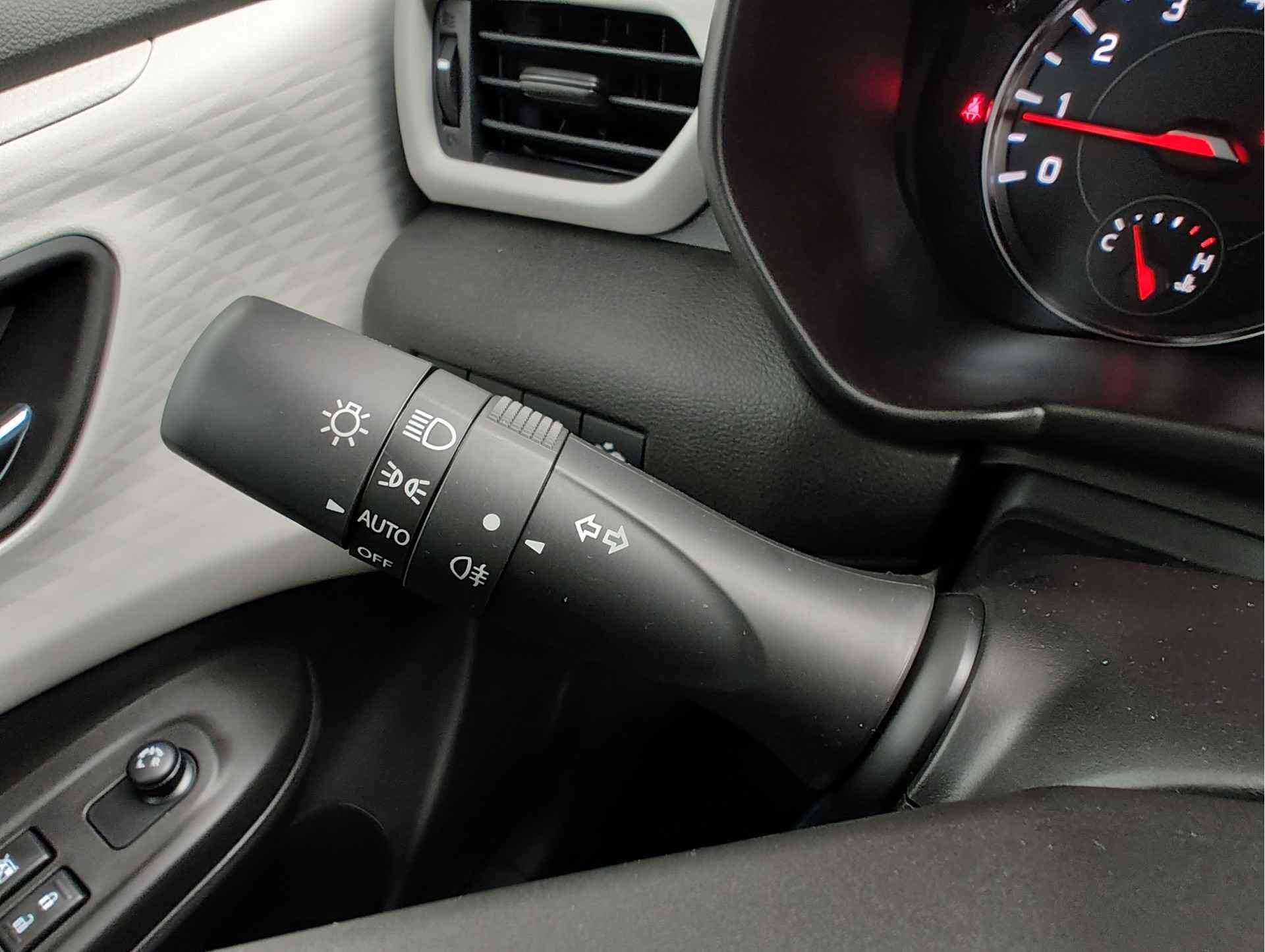 Suzuki Swift 1.2 SELECT SMART HYBRID thumbnail 18