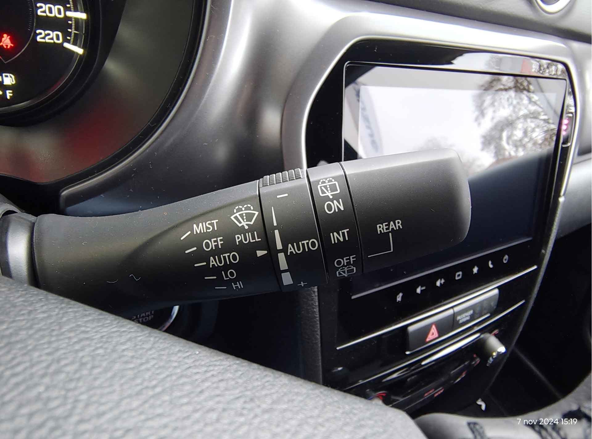 Suzuki Vitara 1.4 BOOSTERJET SELECT SMART HYBRID thumbnail 19