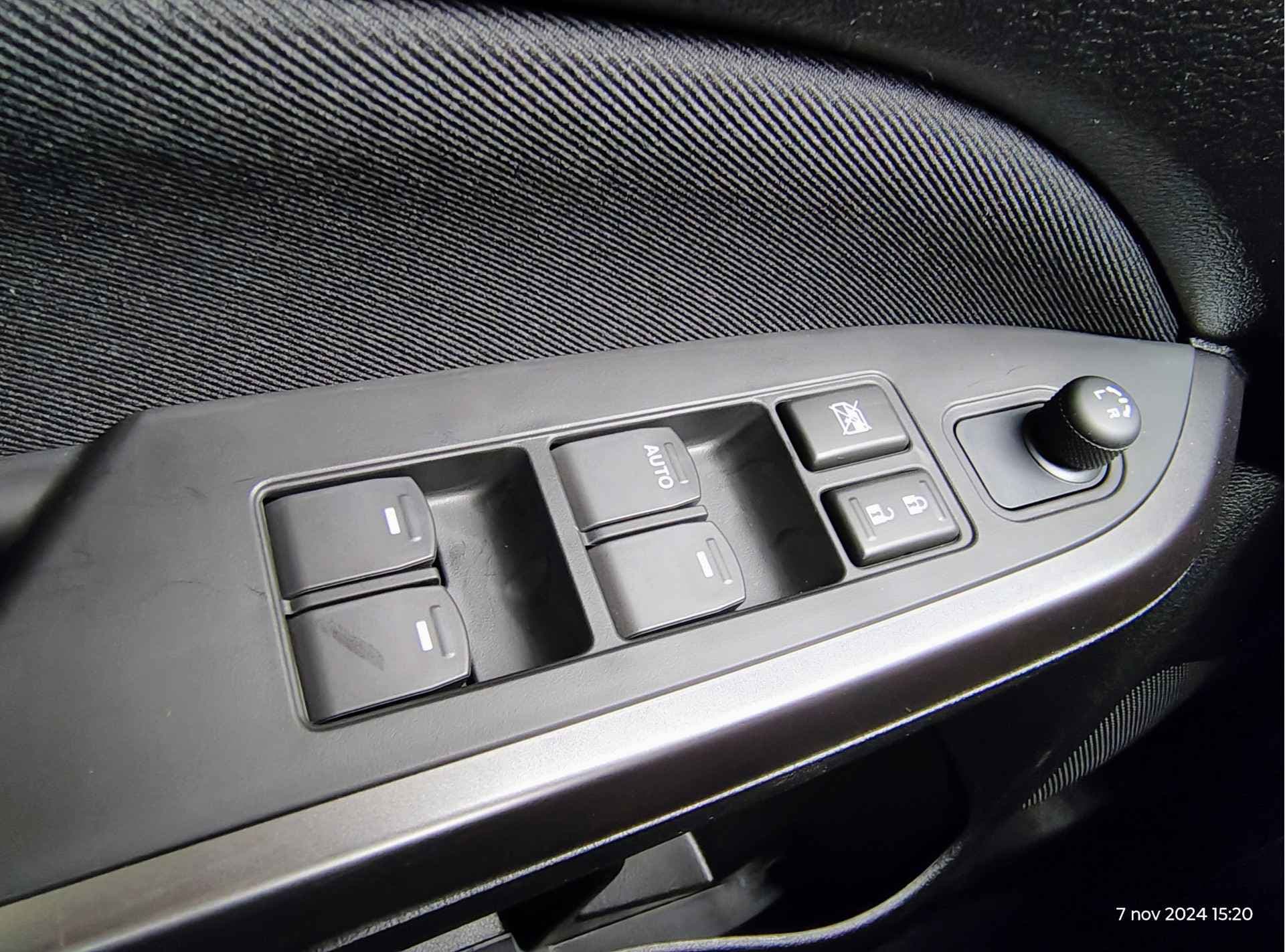 Suzuki Vitara 1.4 BOOSTERJET SELECT SMART HYBRID thumbnail 25