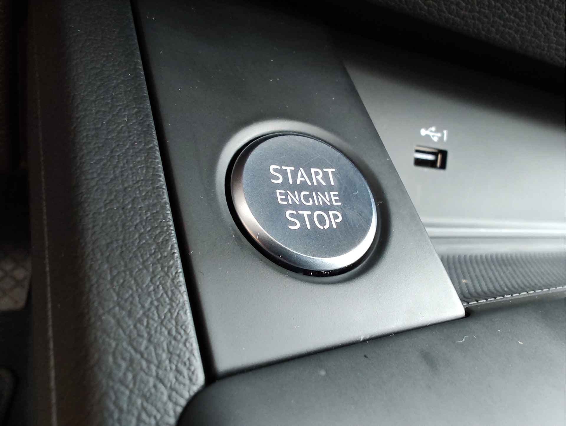 Audi A4 Avant 35 TFSI ADVANCED EDITION AUT. thumbnail 21