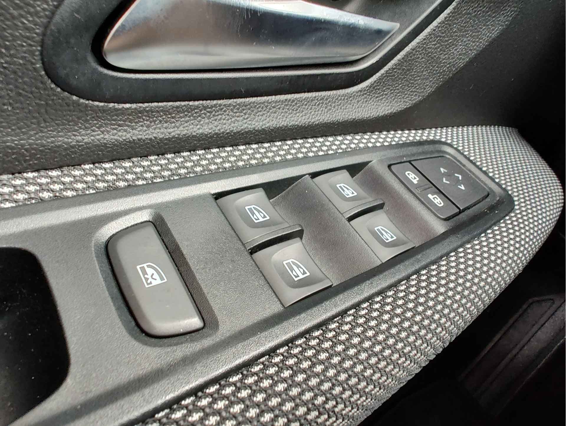 Dacia Sandero 1.0 TCe 90 COMFORT thumbnail 23