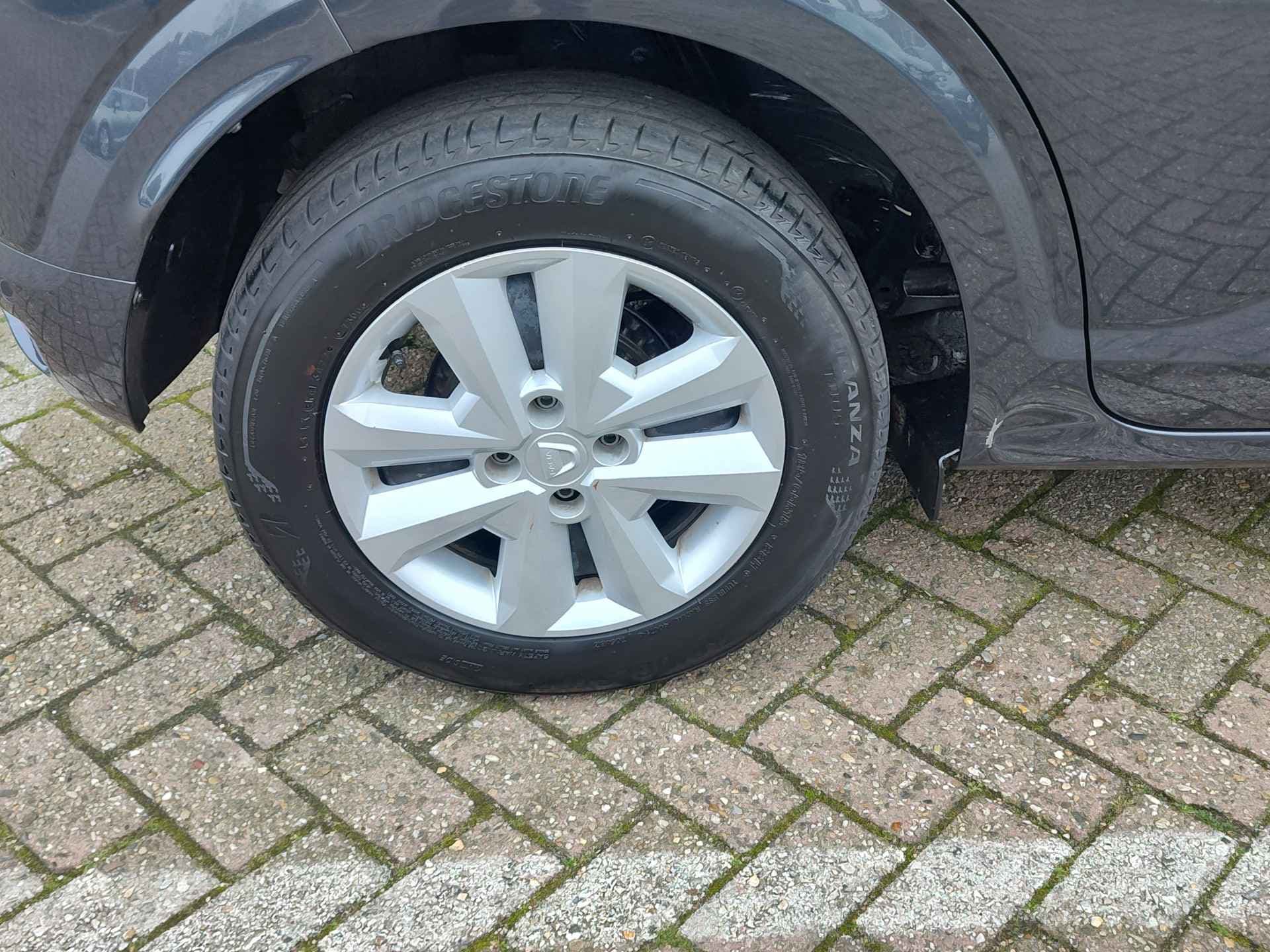 Dacia Sandero 1.0 TCe 90 COMFORT thumbnail 33